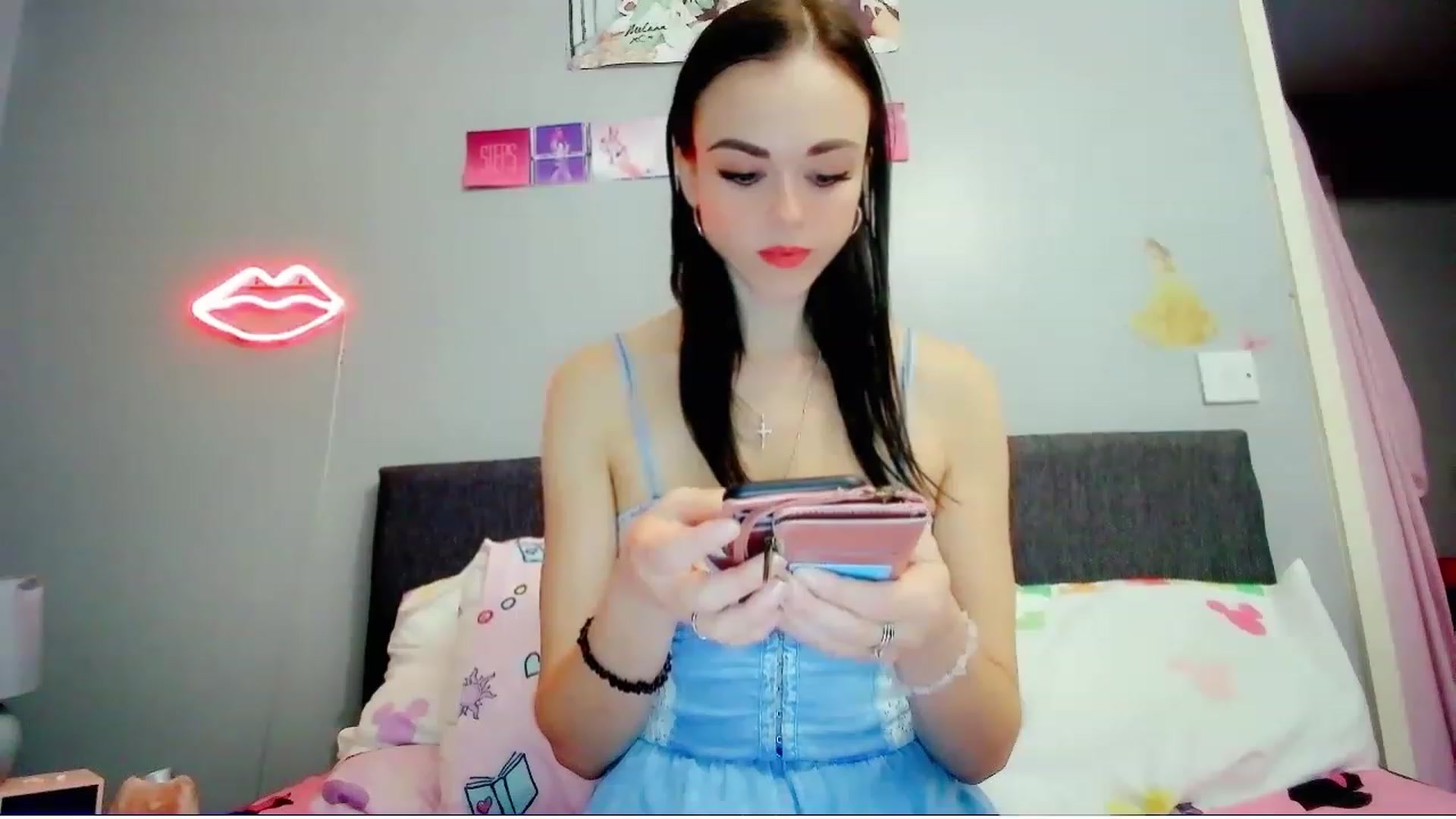 Gallery image thumbnail from MissMistletoe's myfreecams stream on, 07/18/2023, 18:32 image 19 of 20