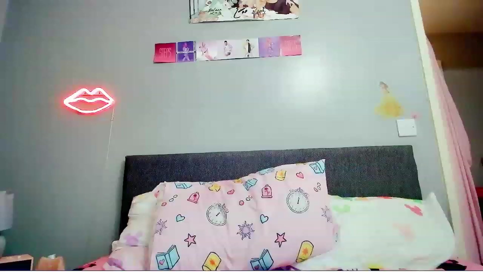 Gallery image thumbnail from MissMistletoe's myfreecams stream on, 07/18/2023, 18:32 image 20 of 20