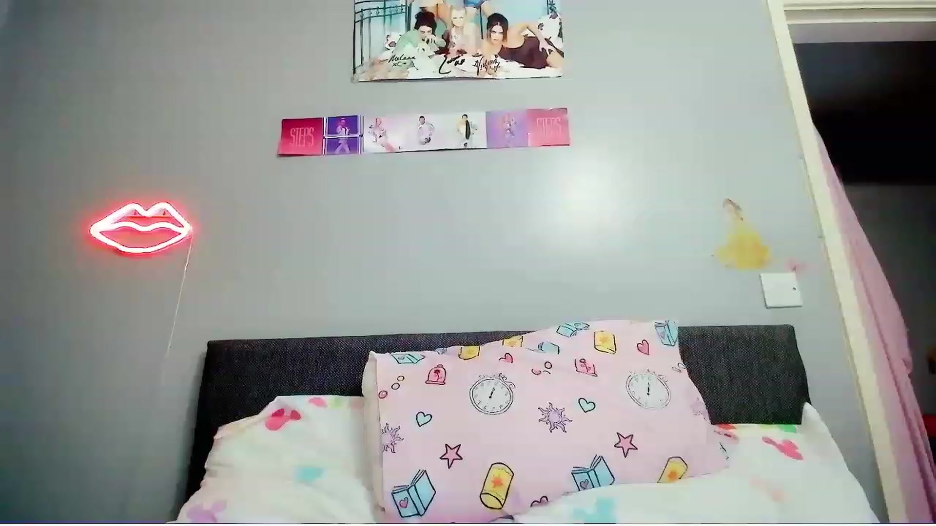 Gallery image thumbnail from MissMistletoe's myfreecams stream on, 07/18/2023, 18:32 image 14 of 20
