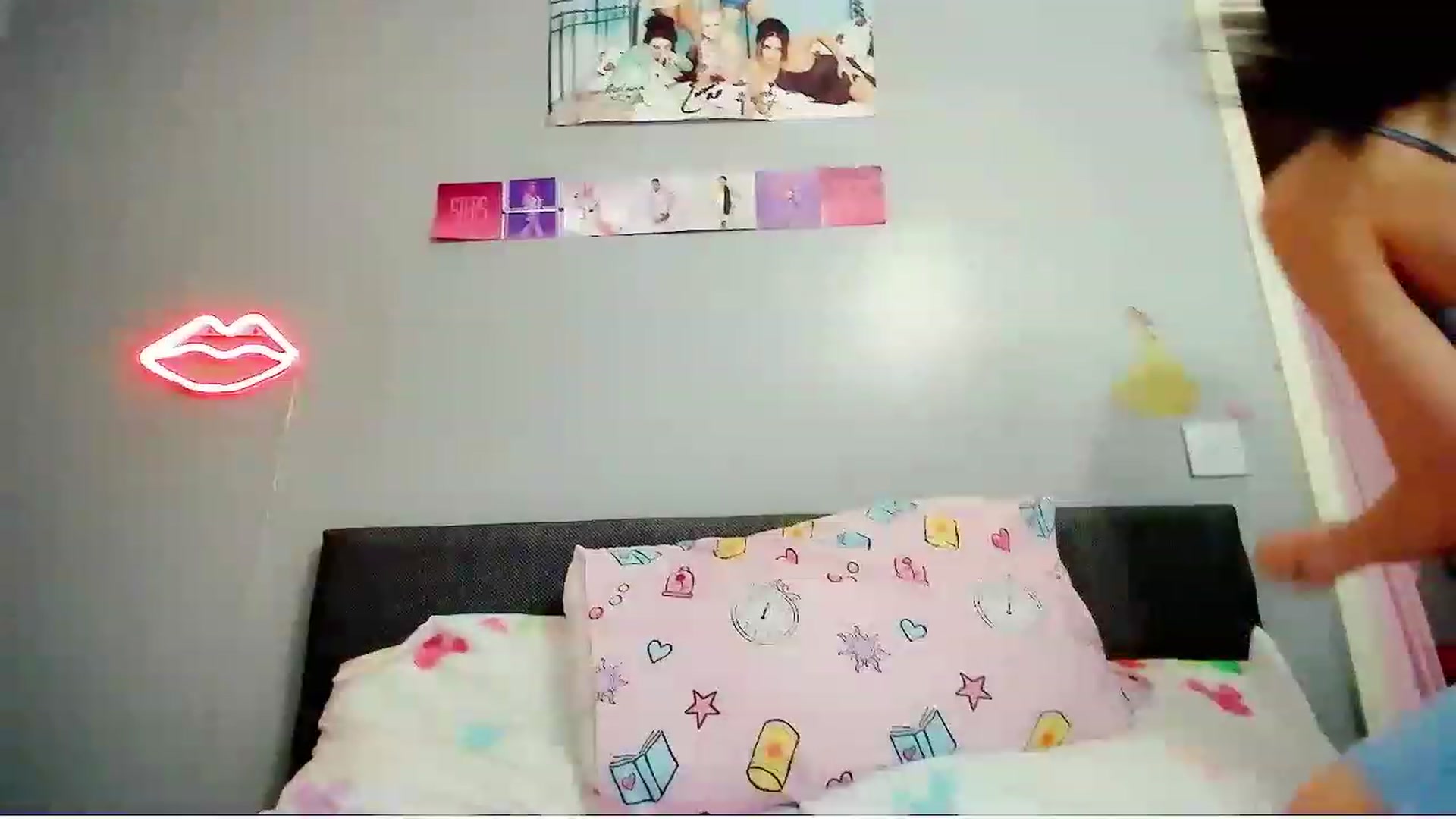 Gallery image thumbnail from MissMistletoe's myfreecams stream on, 07/18/2023, 18:32 image 12 of 20