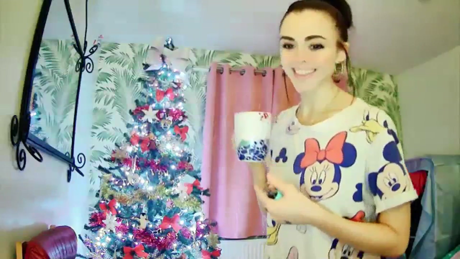 Gallery image thumbnail from MissMistletoe's myfreecams stream on, 11/24/2023, 24:39 image 12 of 20