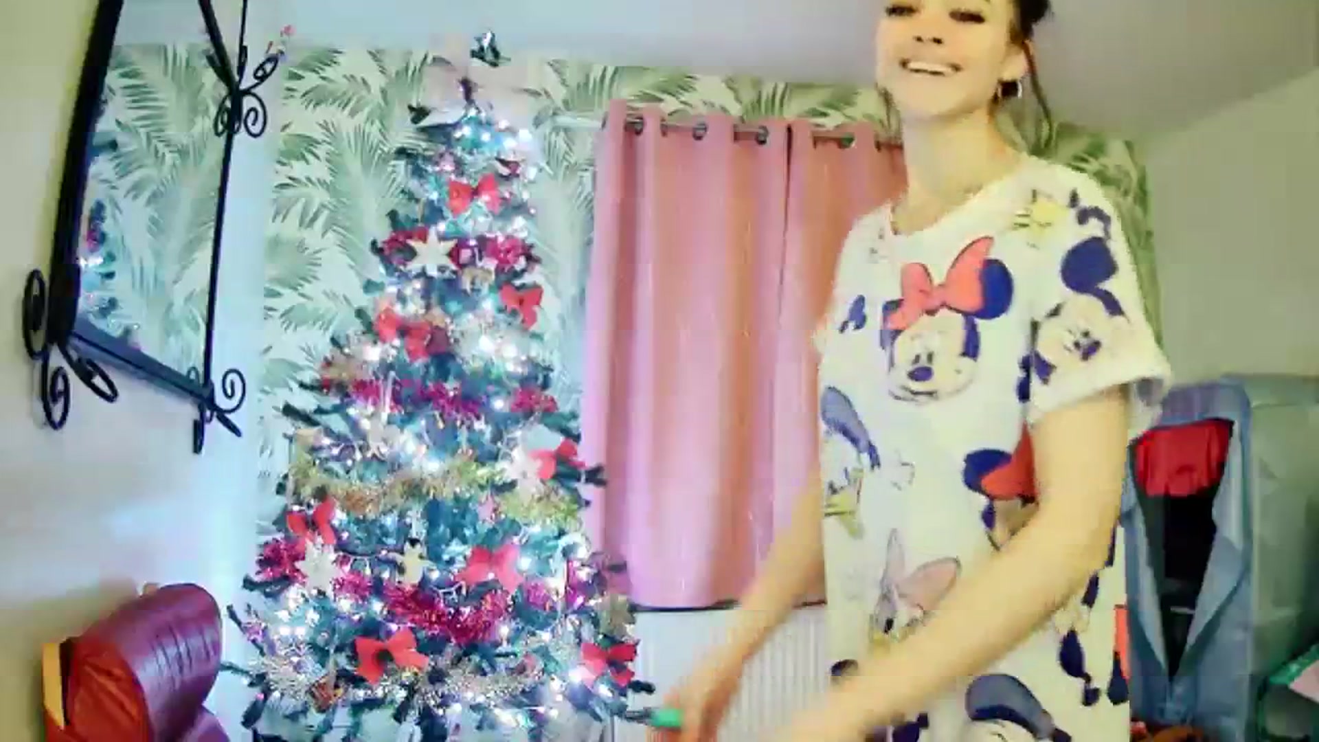 Gallery image thumbnail from MissMistletoe's myfreecams stream on, 11/24/2023, 24:39 image 5 of 20