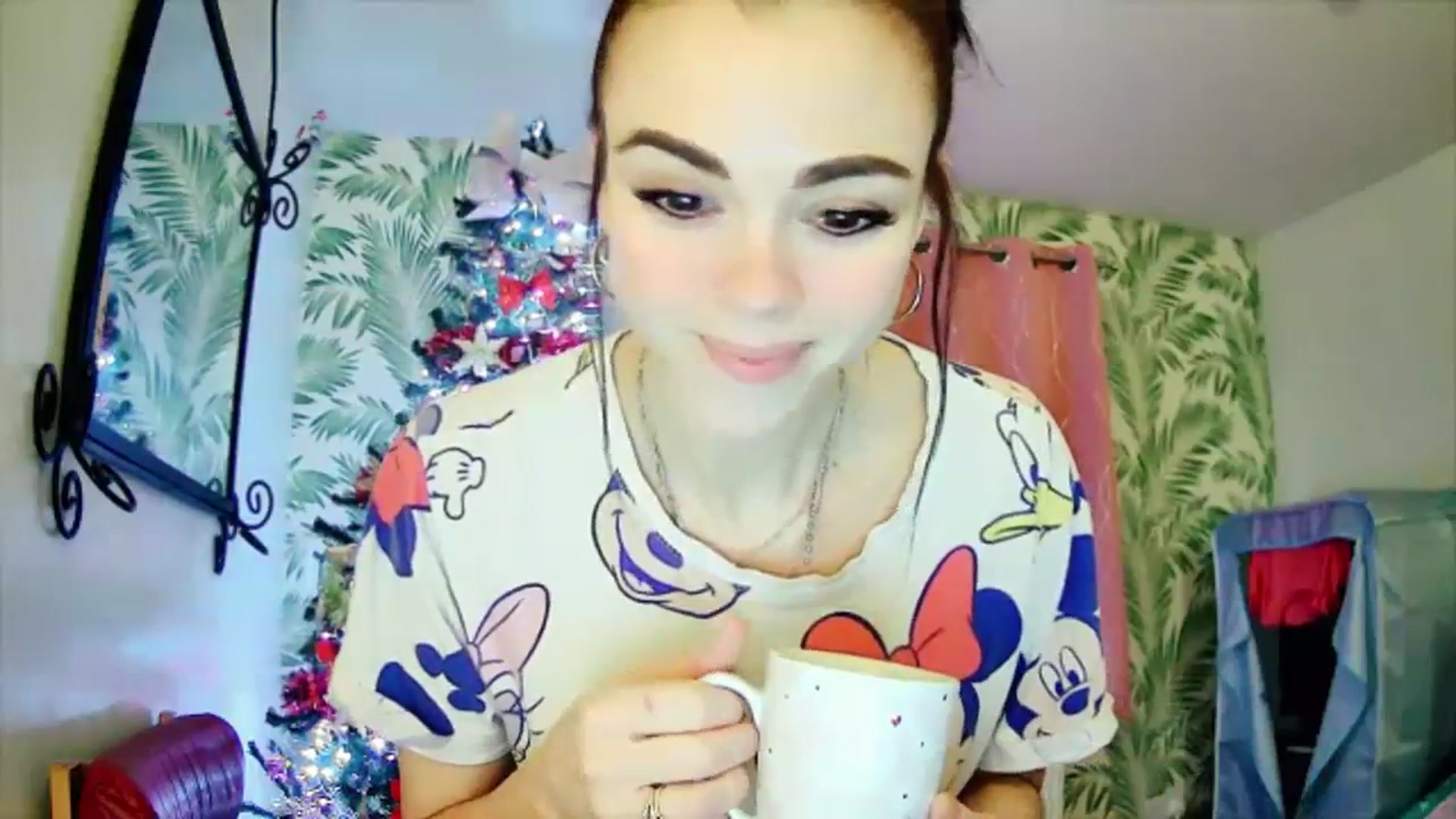 Gallery image thumbnail from MissMistletoe's myfreecams stream on, 11/24/2023, 24:39 image 14 of 20