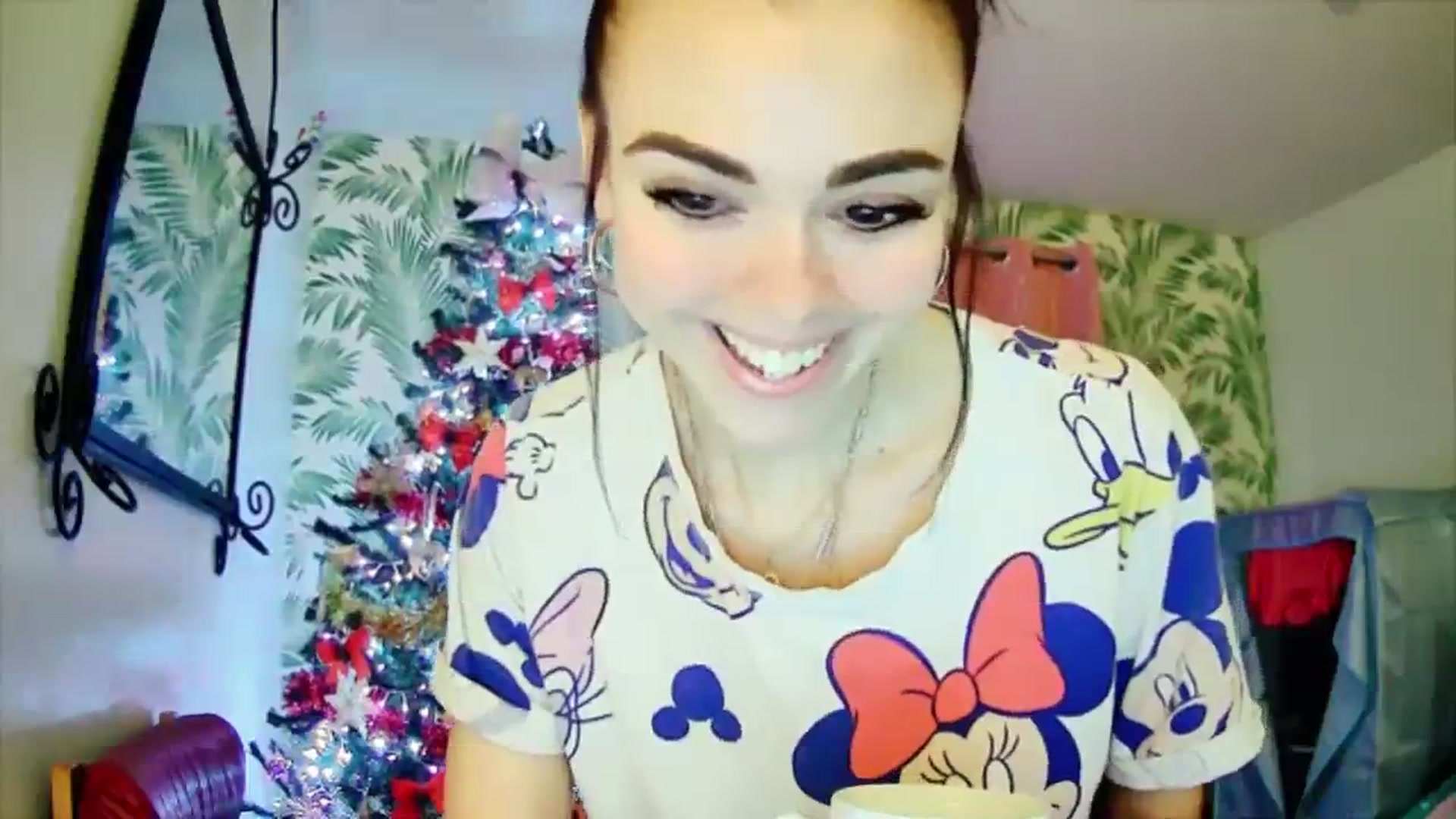 Gallery image thumbnail from MissMistletoe's myfreecams stream on, 11/24/2023, 24:39 image 18 of 20