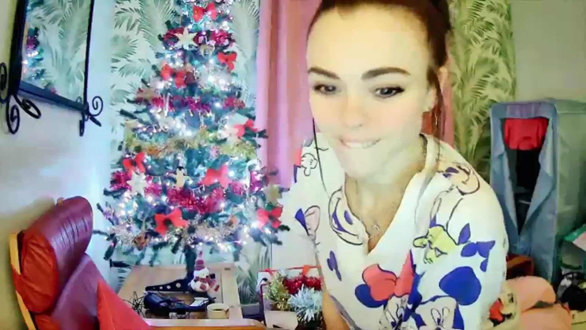 Gallery image thumbnail from MissMistletoe's myfreecams stream on, 11/24/2023, 24:39 image 10 of 20