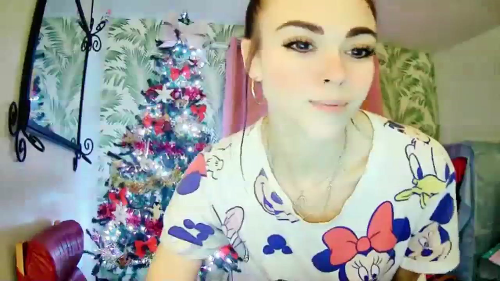 Gallery image thumbnail from MissMistletoe's myfreecams stream on, 11/24/2023, 24:39 image 7 of 20