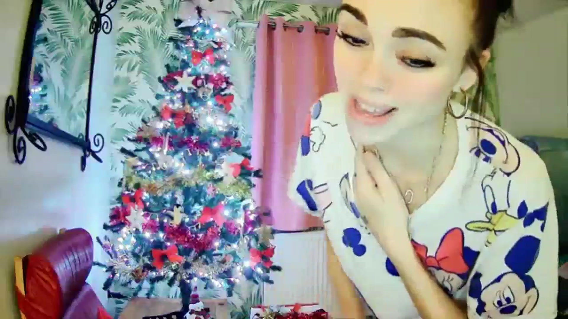 Gallery image thumbnail from MissMistletoe's myfreecams stream on, 11/24/2023, 24:39 image 11 of 20