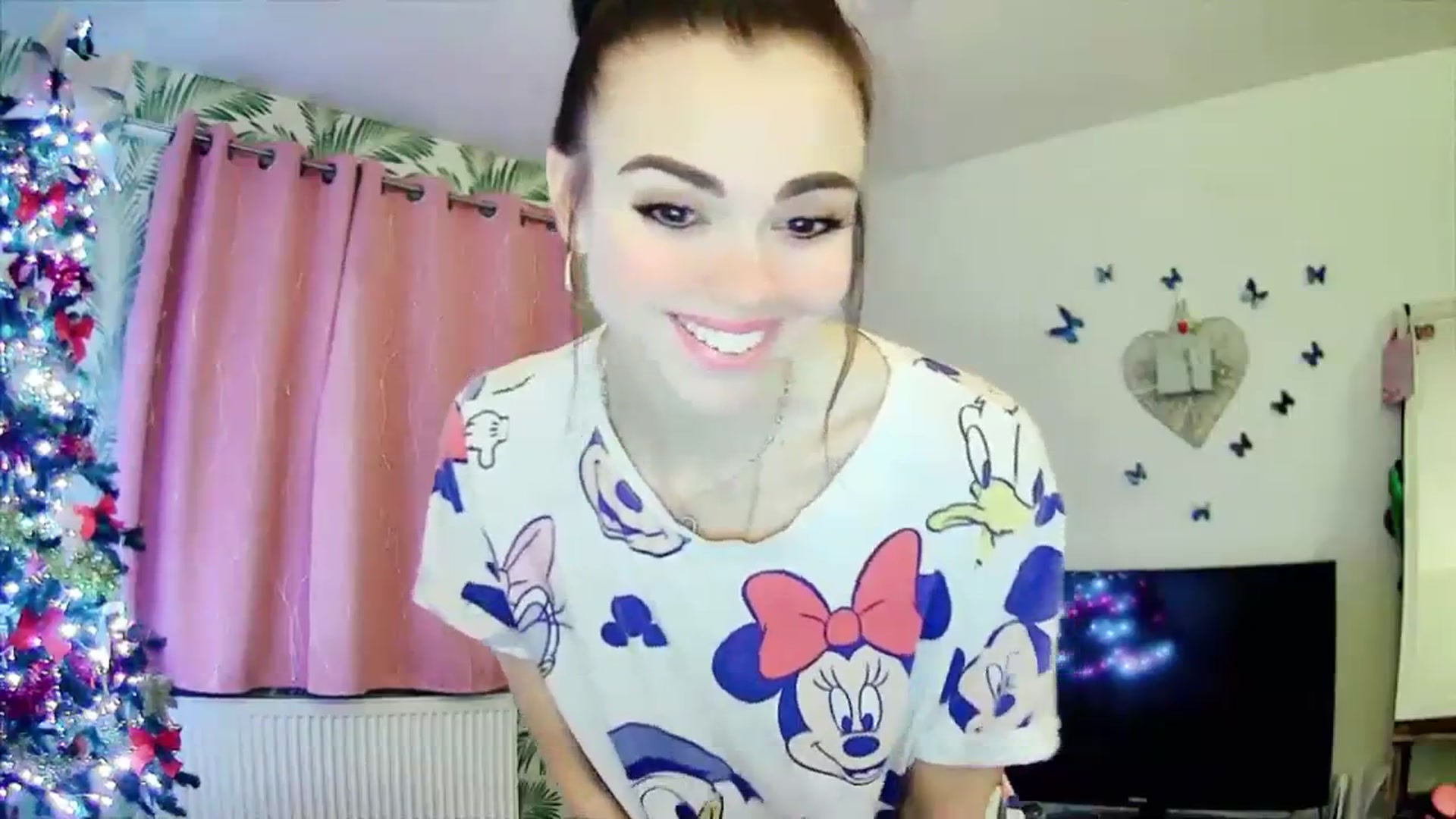 Gallery image thumbnail from MissMistletoe's myfreecams stream on, 11/24/2023, 02:53 image 5 of 20
