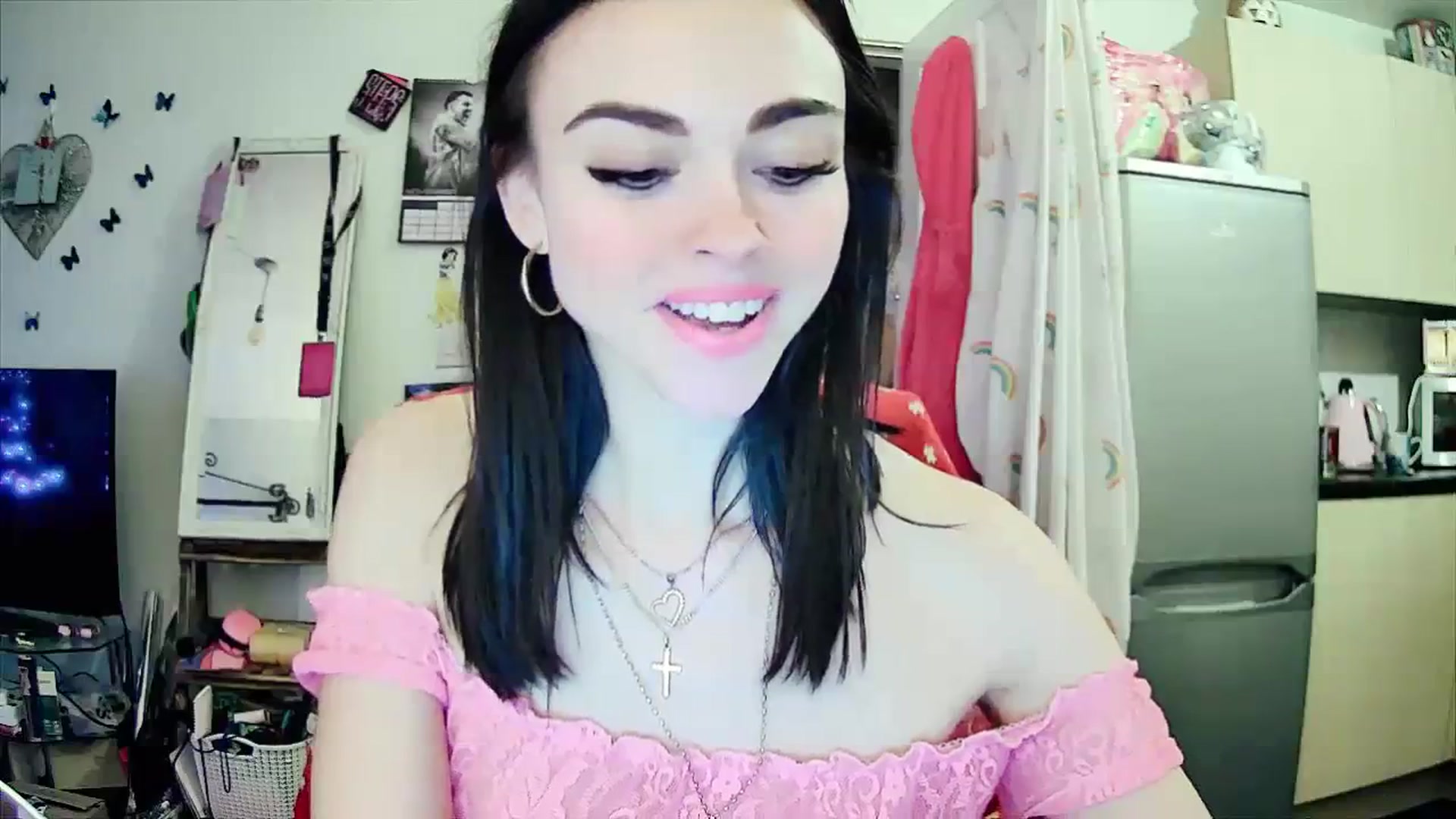 Gallery image thumbnail from MissMistletoe's myfreecams stream on, 11/25/2023, 01:37 image 14 of 20