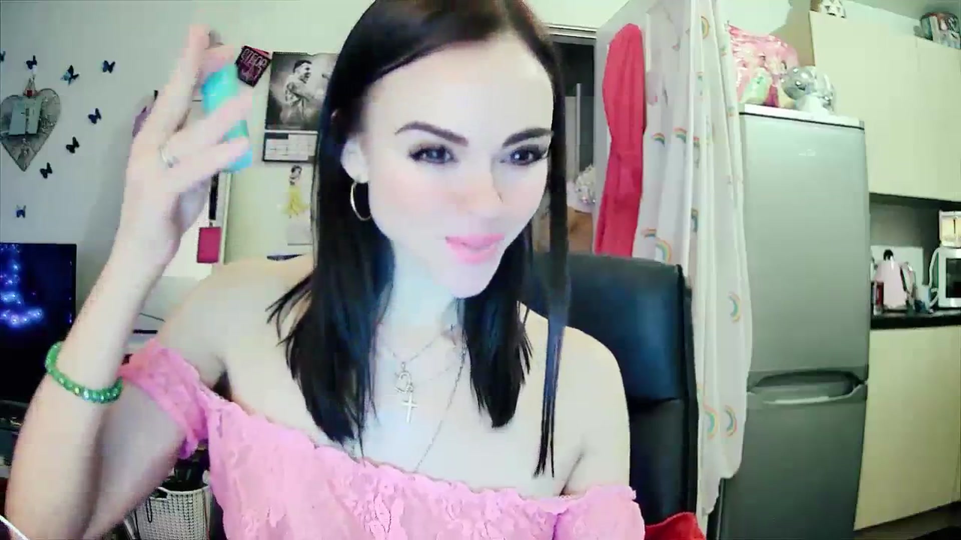 Gallery image thumbnail from MissMistletoe's myfreecams stream on, 11/25/2023, 01:37 image 9 of 20