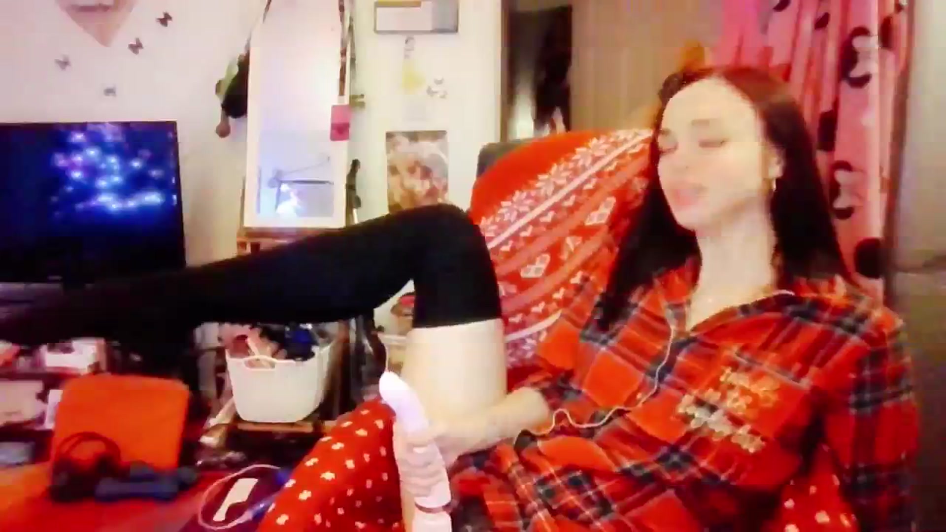 Gallery image thumbnail from MissMistletoe's myfreecams stream on, 12/31/2023, 20:05 image 11 of 20