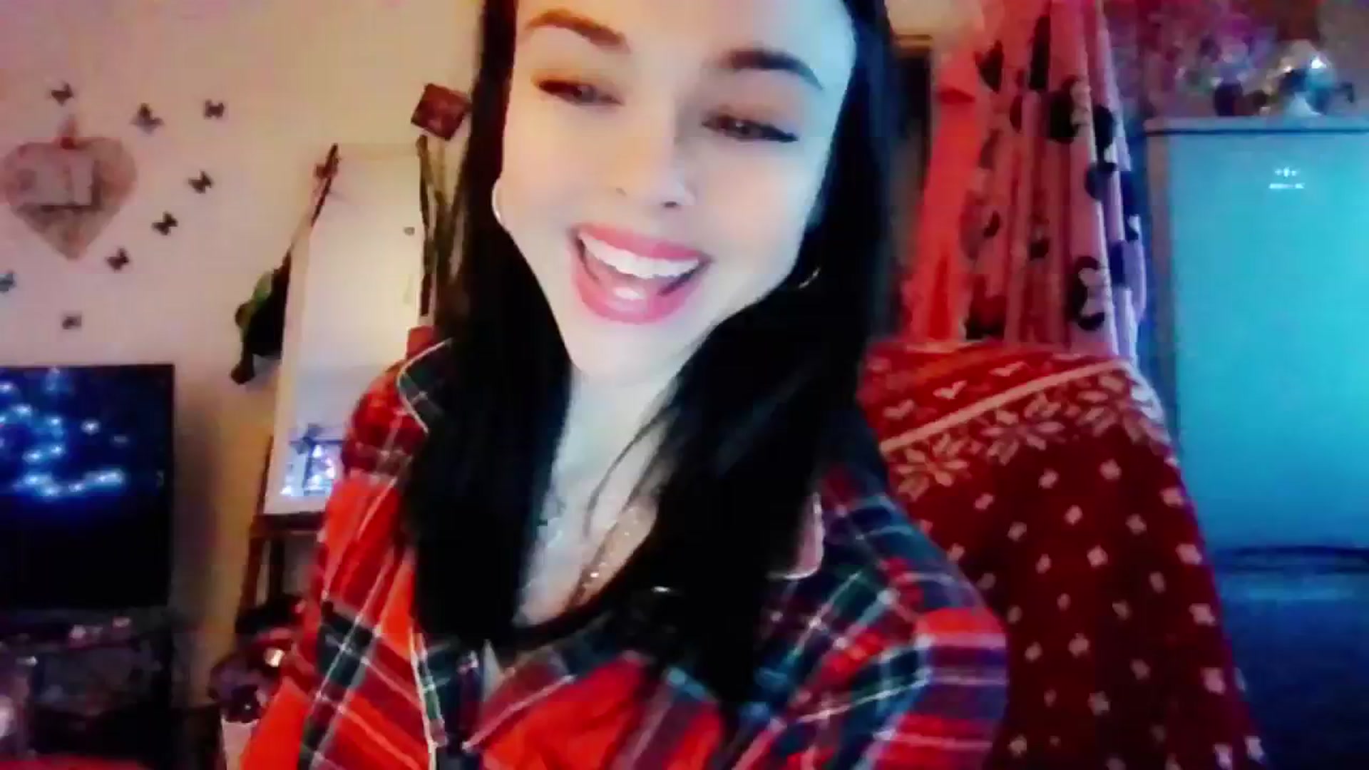 Gallery image thumbnail from MissMistletoe's myfreecams stream on, 12/31/2023, 20:05 image 1 of 20