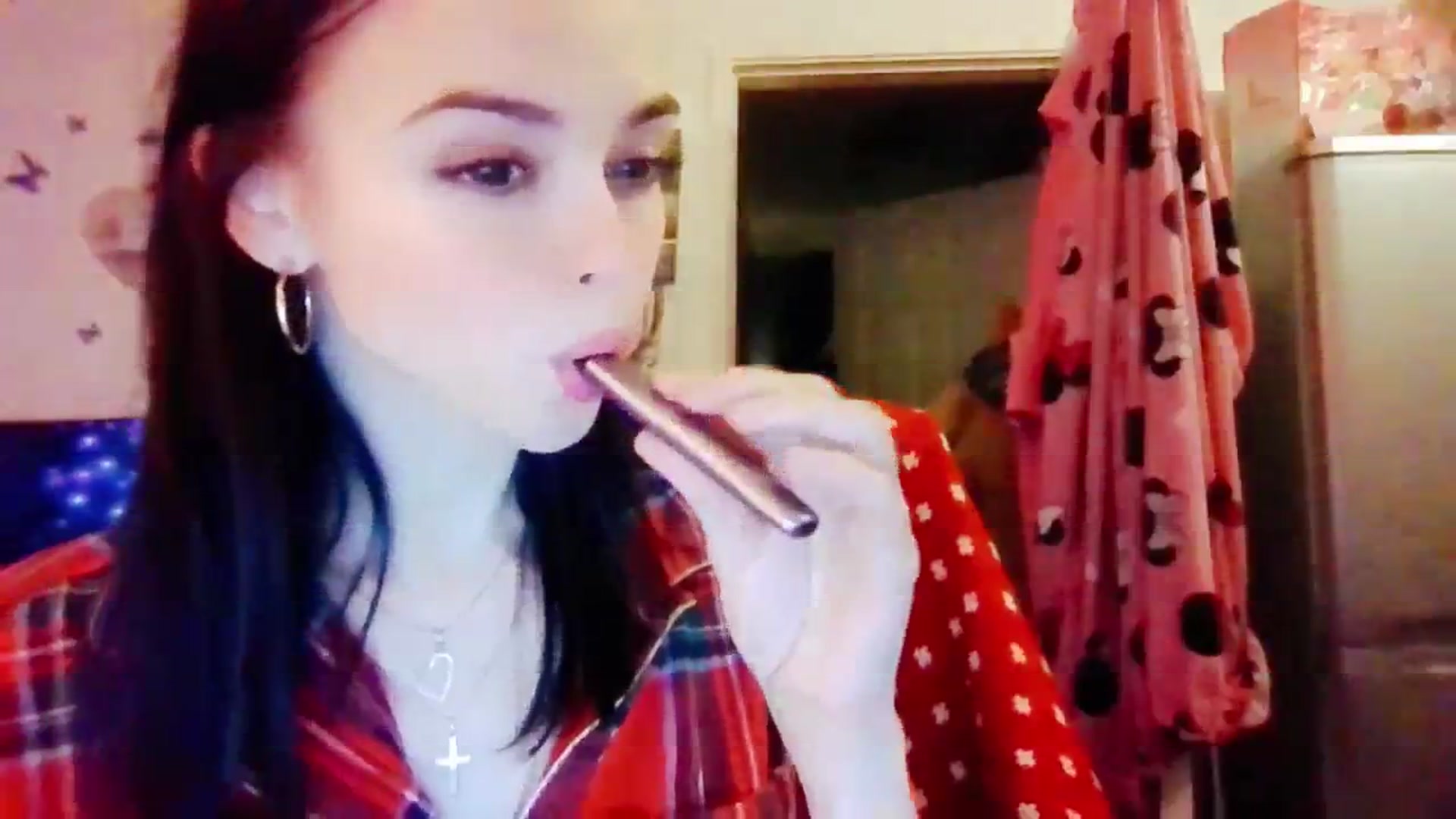 Gallery image thumbnail from MissMistletoe's myfreecams stream on, 12/31/2023, 20:05 image 19 of 20