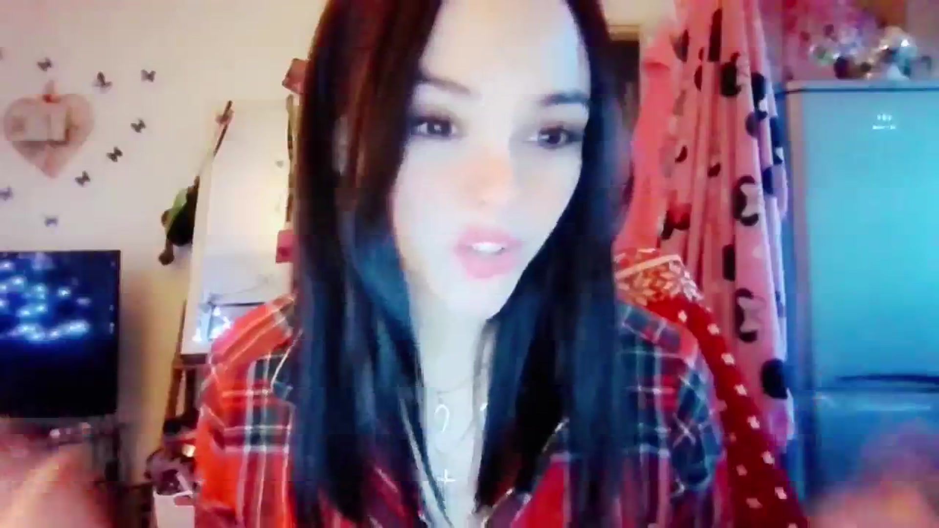 Gallery image thumbnail from MissMistletoe's myfreecams stream on, 12/31/2023, 20:05 image 2 of 20