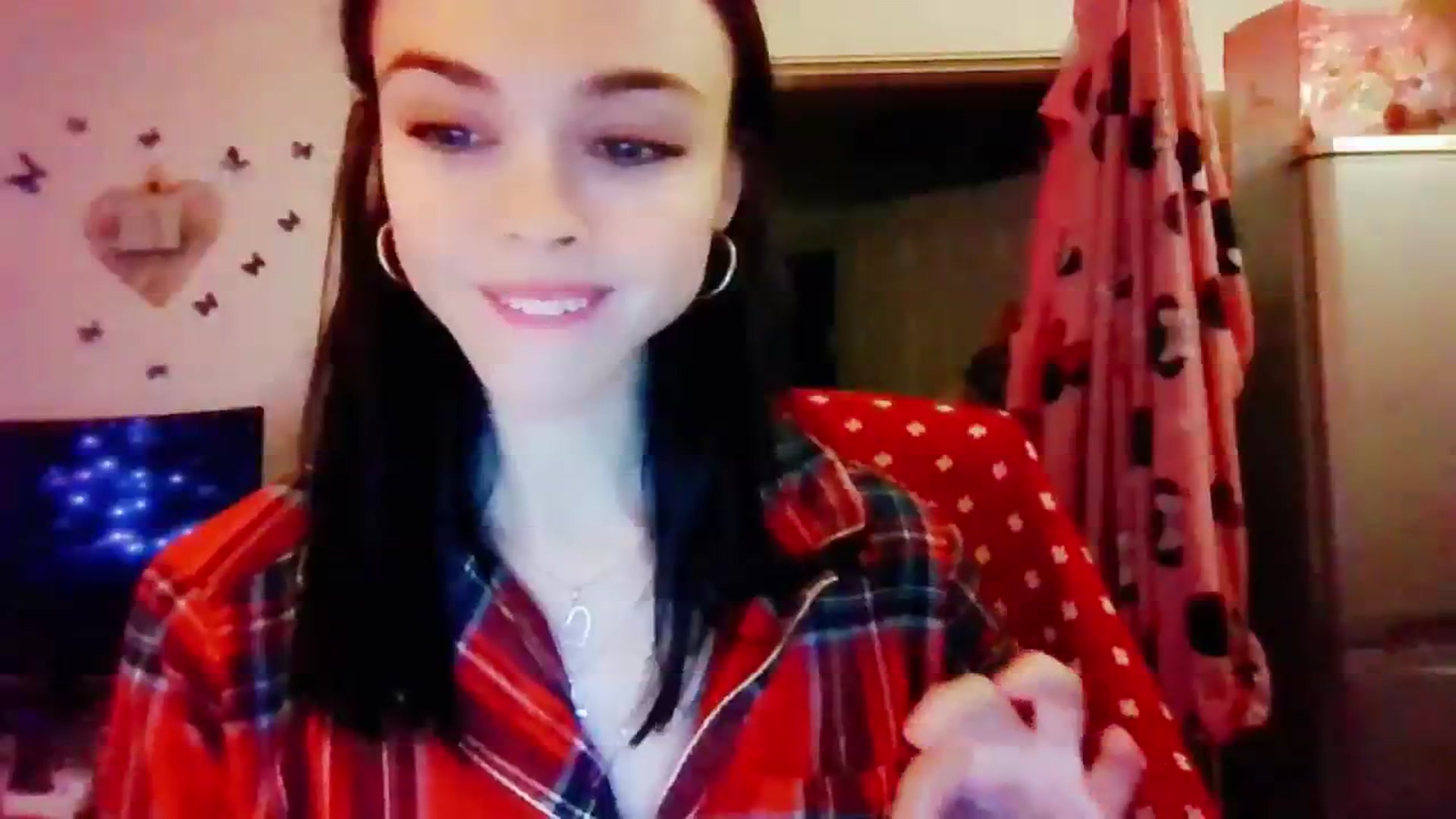Gallery image thumbnail from MissMistletoe's myfreecams stream on, 12/31/2023, 20:05 image 20 of 20