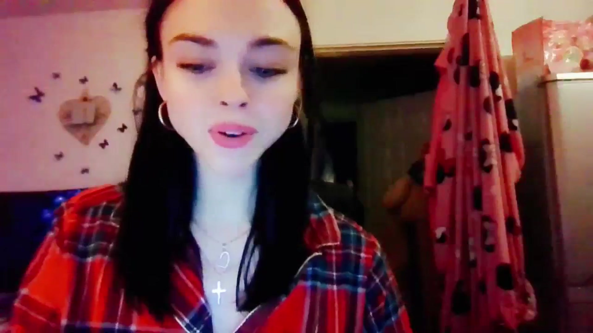 Gallery image thumbnail from MissMistletoe's myfreecams stream on, 12/31/2023, 20:05 image 15 of 20