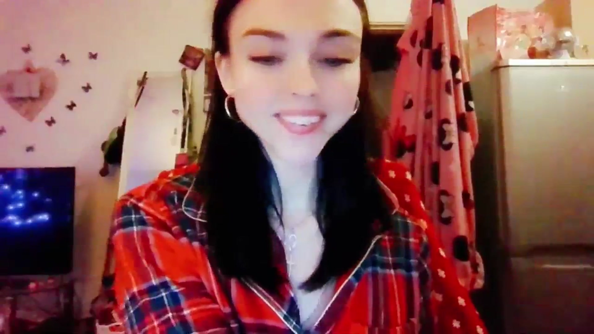 Gallery image thumbnail from MissMistletoe's myfreecams stream on, 12/31/2023, 22:39 image 18 of 20