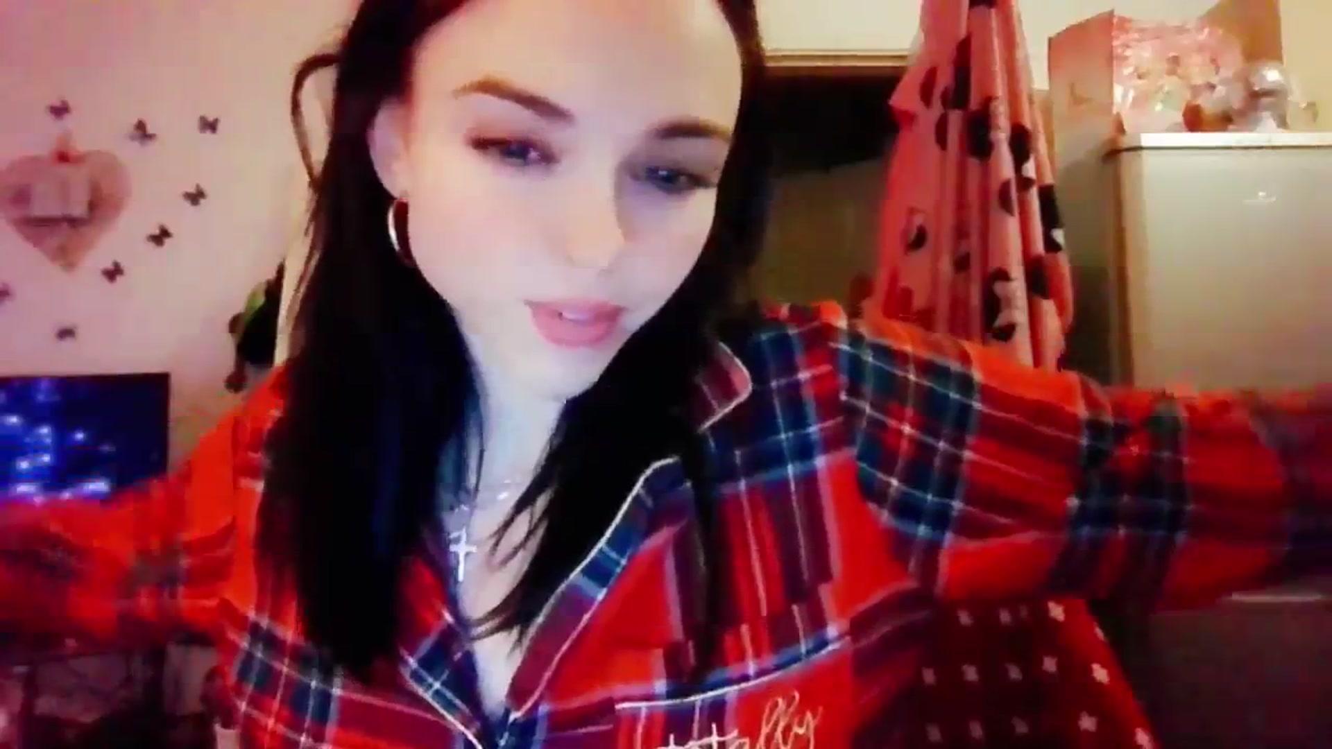 Gallery image thumbnail from MissMistletoe's myfreecams stream on, 12/31/2023, 22:39 image 15 of 20
