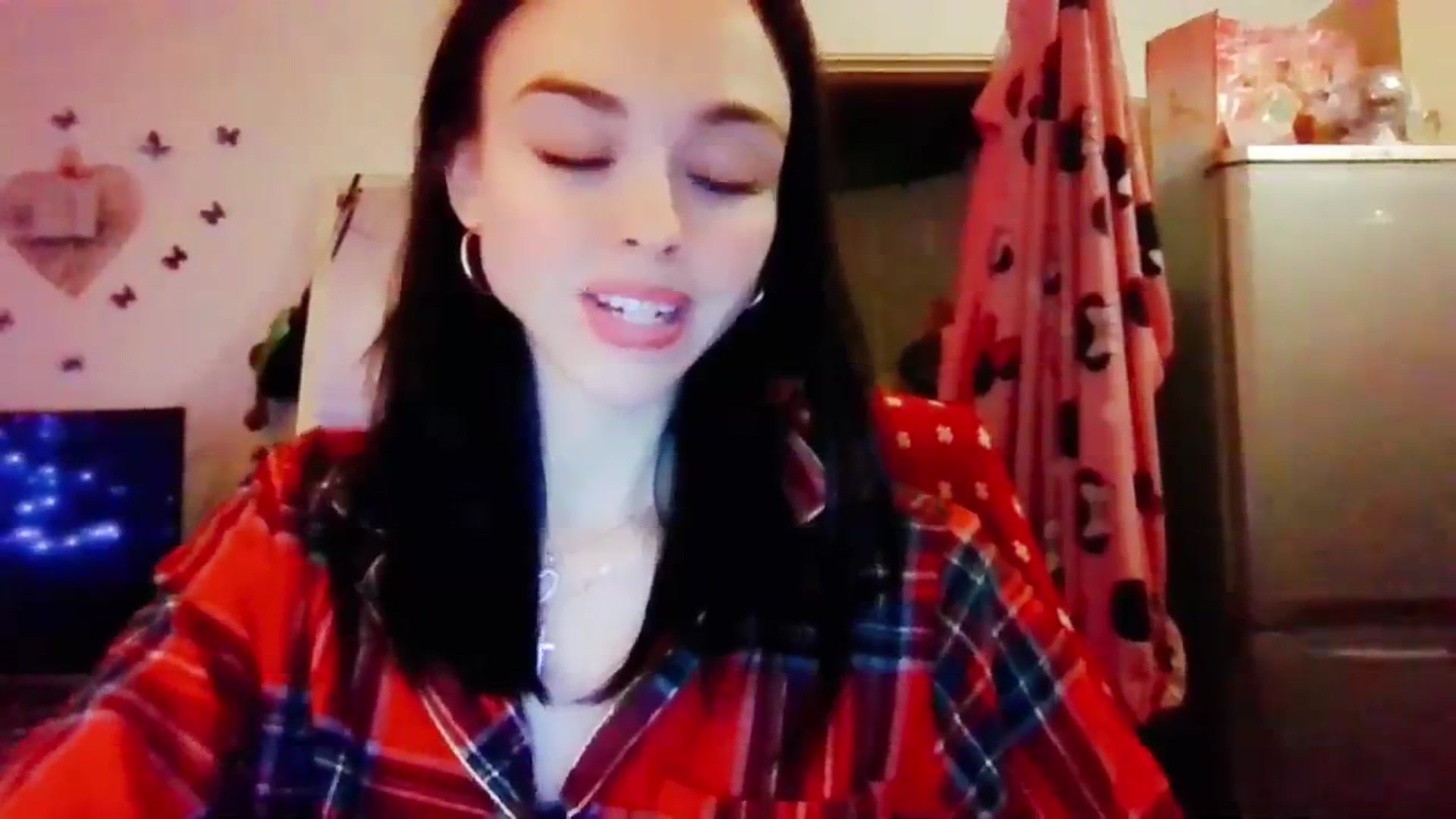 Gallery image thumbnail from MissMistletoe's myfreecams stream on, 12/31/2023, 22:39 image 16 of 20