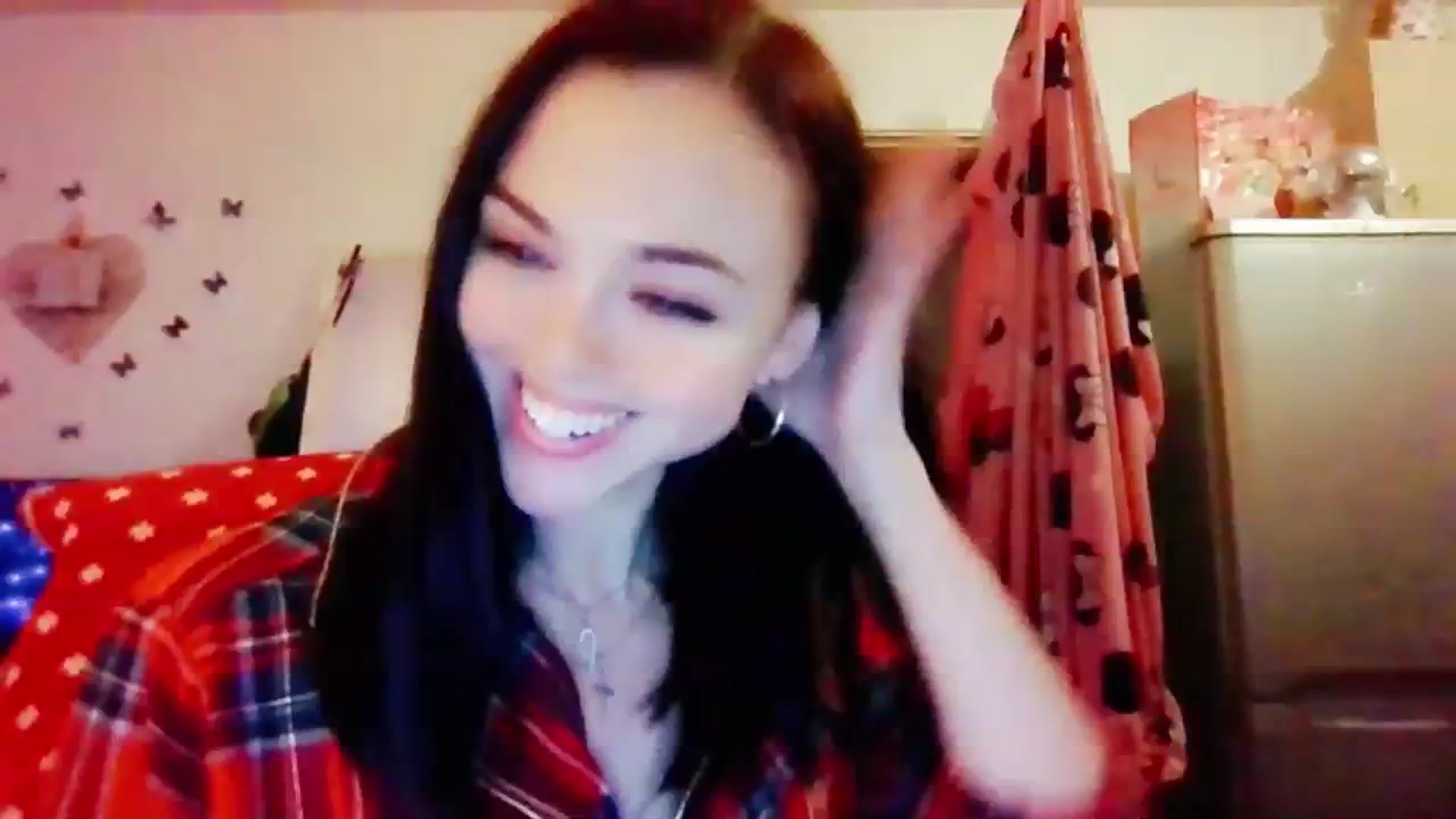 Gallery image thumbnail from MissMistletoe's myfreecams stream on, 12/31/2023, 23:37 image 1 of 20