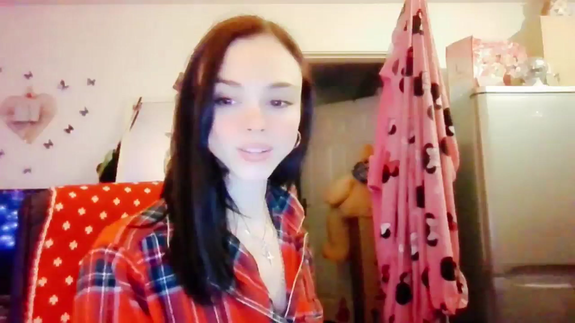 Gallery image thumbnail from MissMistletoe's myfreecams stream on, 12/31/2023, 23:37 image 18 of 20
