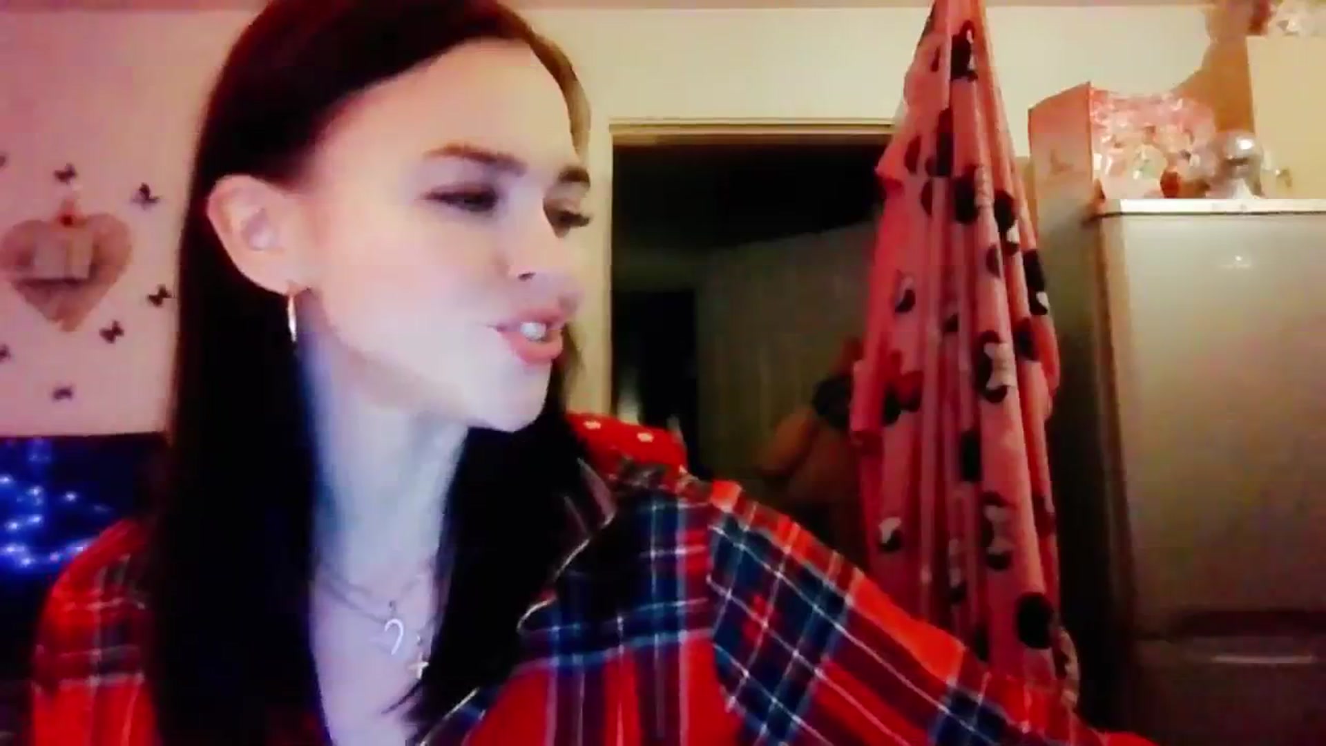 Gallery image thumbnail from MissMistletoe's myfreecams stream on, 12/31/2023, 23:37 image 12 of 20