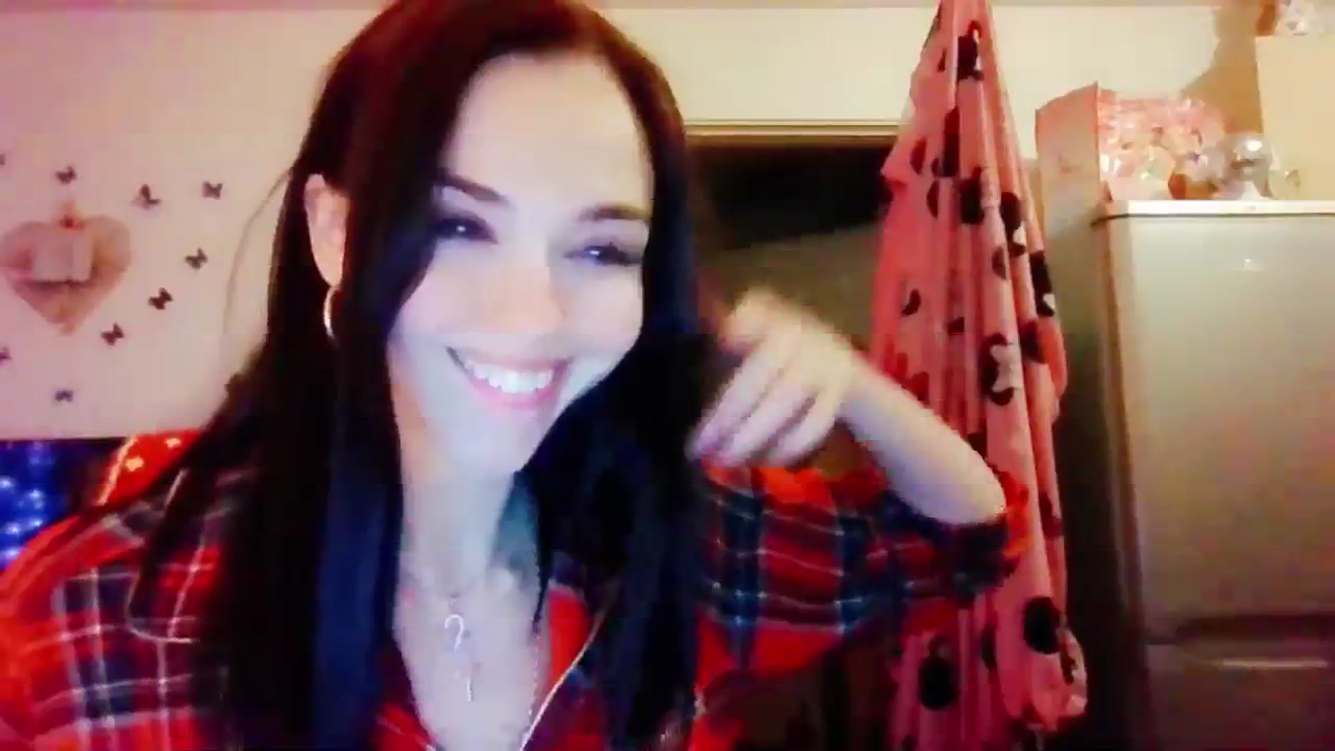 Gallery image thumbnail from MissMistletoe's myfreecams stream on, 12/31/2023, 23:37 image 4 of 20