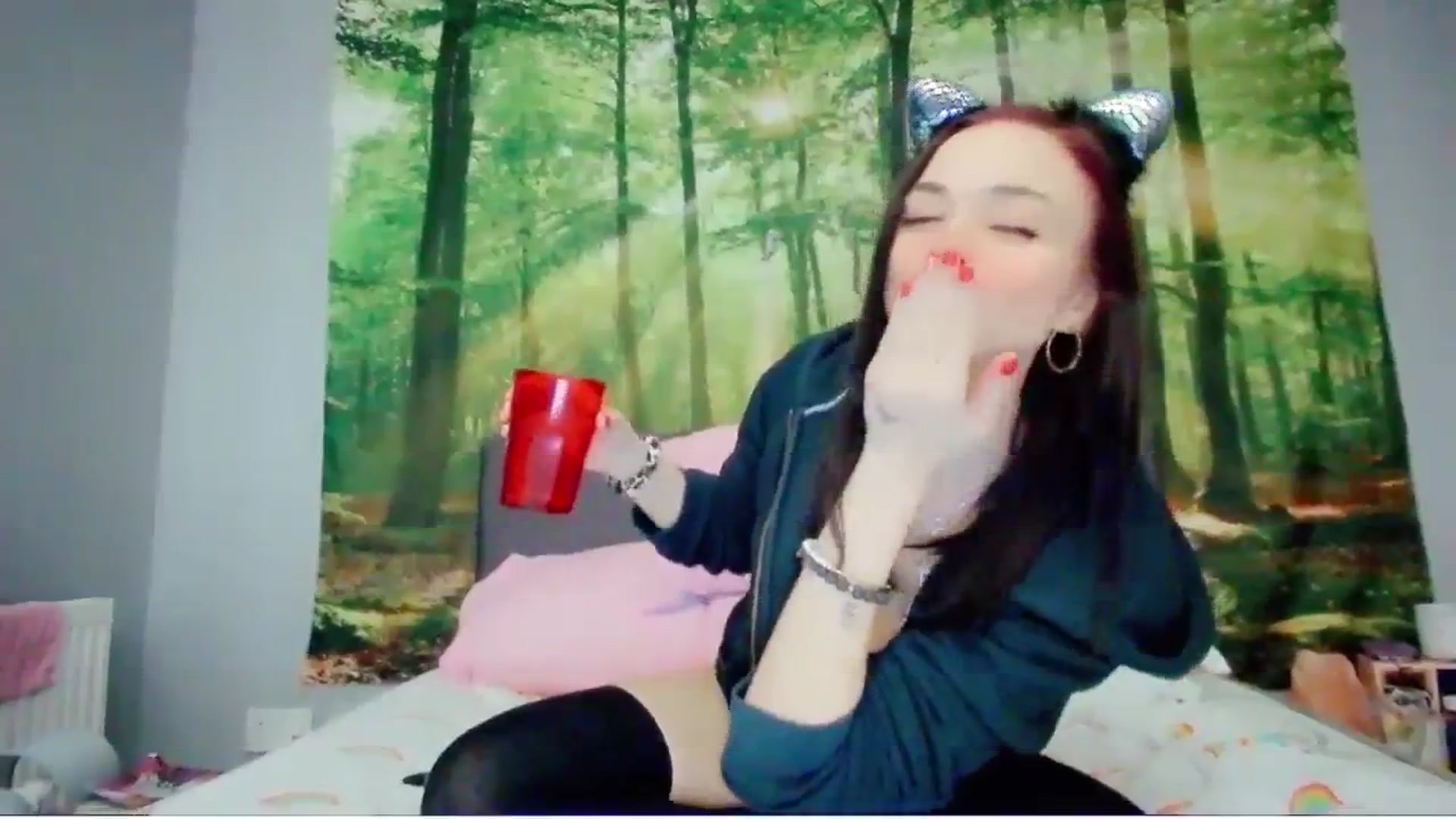 Gallery image thumbnail from MissMistletoe's myfreecams stream on, 01/13/2024, 16:43 image 11 of 20