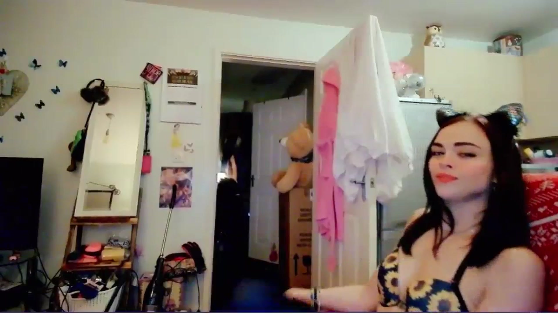Gallery image thumbnail from MissMistletoe's myfreecams stream on, 01/23/2024, 20:37 image 6 of 20