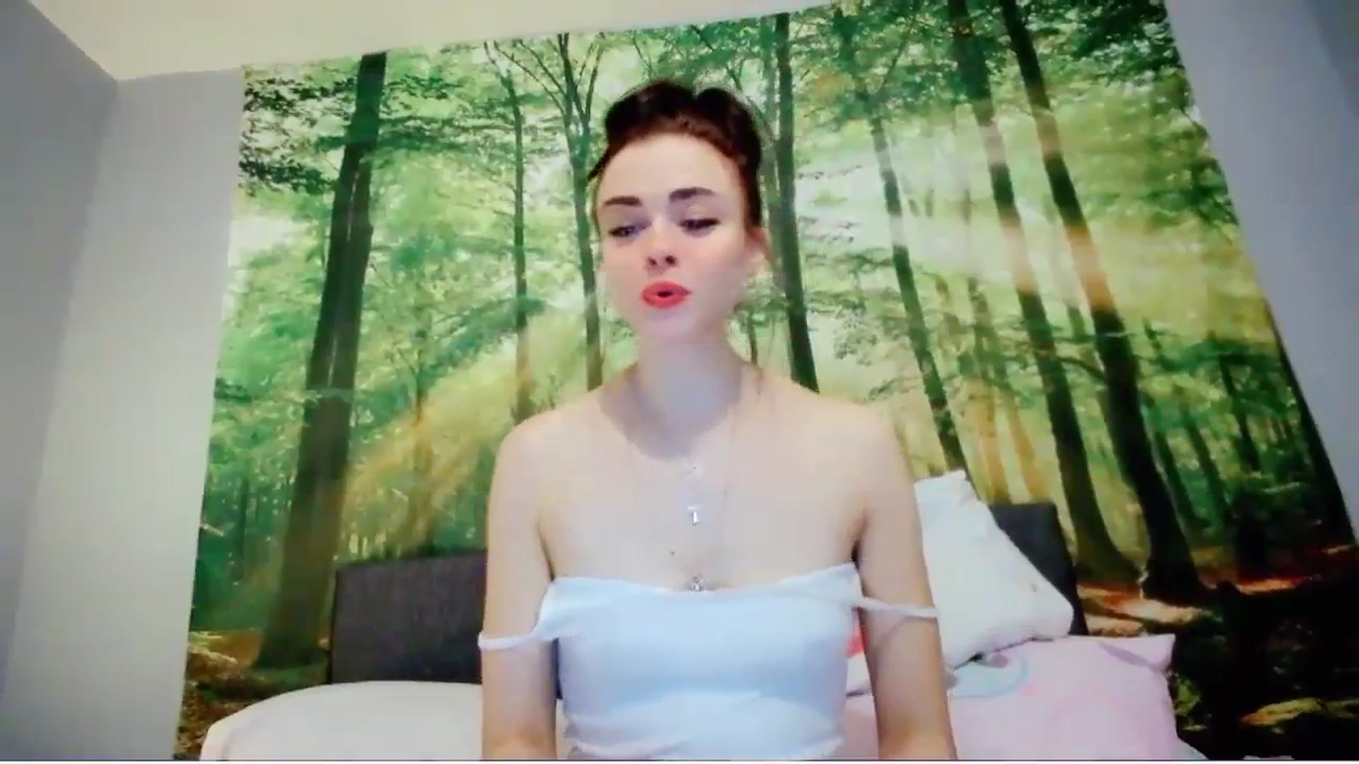 Gallery image thumbnail from MissMistletoe's myfreecams stream on, 02/08/2024, 10:11 image 5 of 20