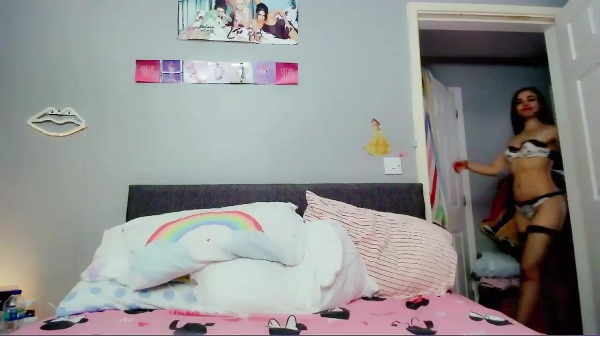 Gallery image thumbnail from MissMistletoe's myfreecams stream on, 04/04/2024, 10:05 image 20 of 20