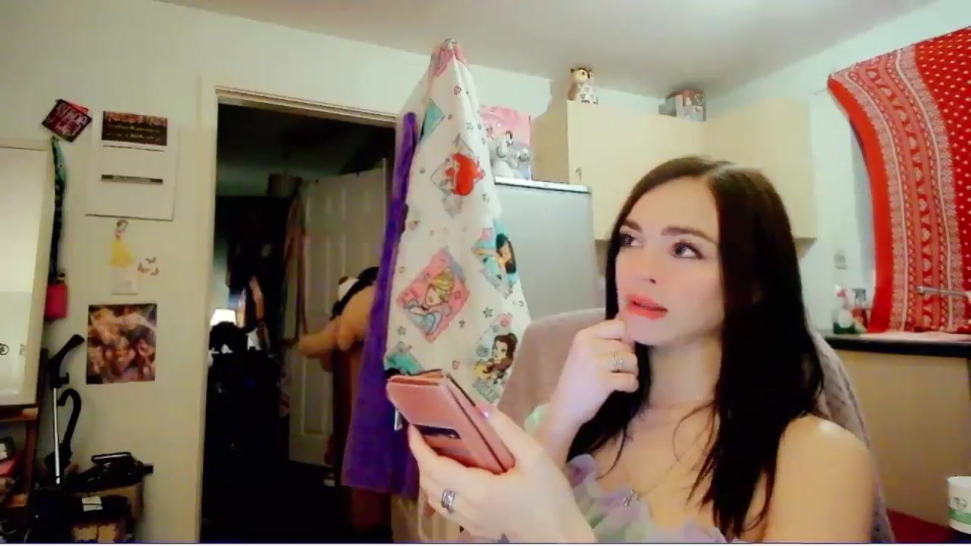 Gallery image thumbnail from MissMistletoe's myfreecams stream on, 04/10/2024, 19:46 image 8 of 20