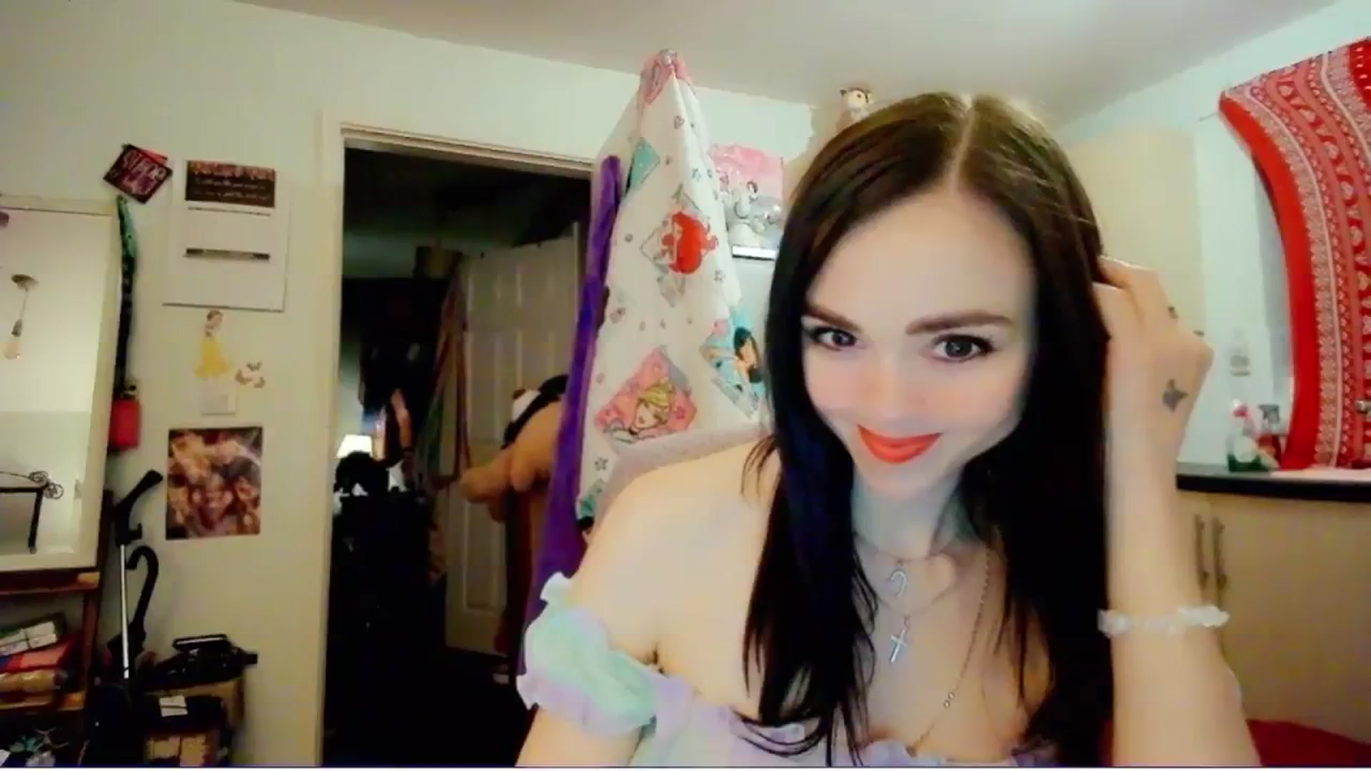 Gallery image thumbnail from MissMistletoe's myfreecams stream on, 04/10/2024, 19:46 image 20 of 20