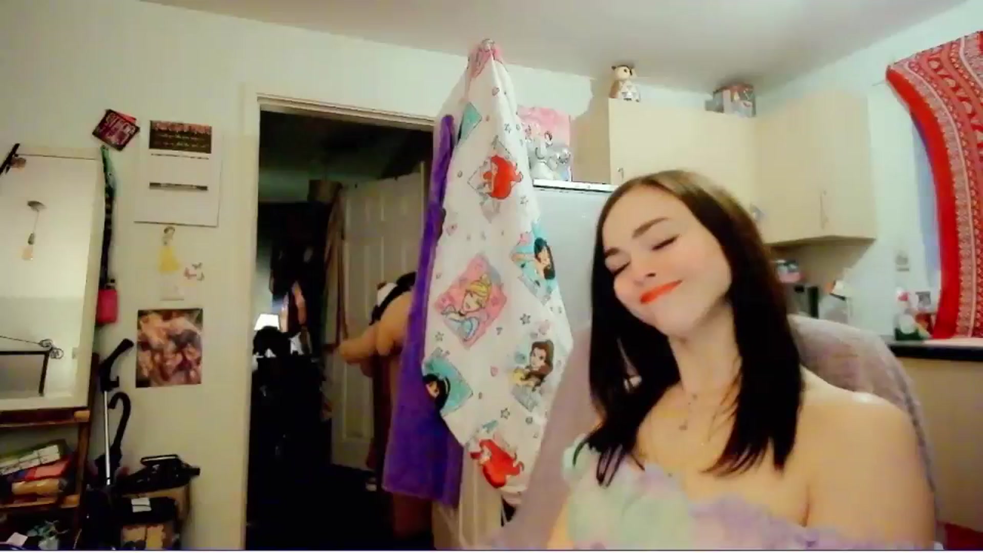 Gallery image thumbnail from MissMistletoe's myfreecams stream on, 04/10/2024, 19:46 image 1 of 20