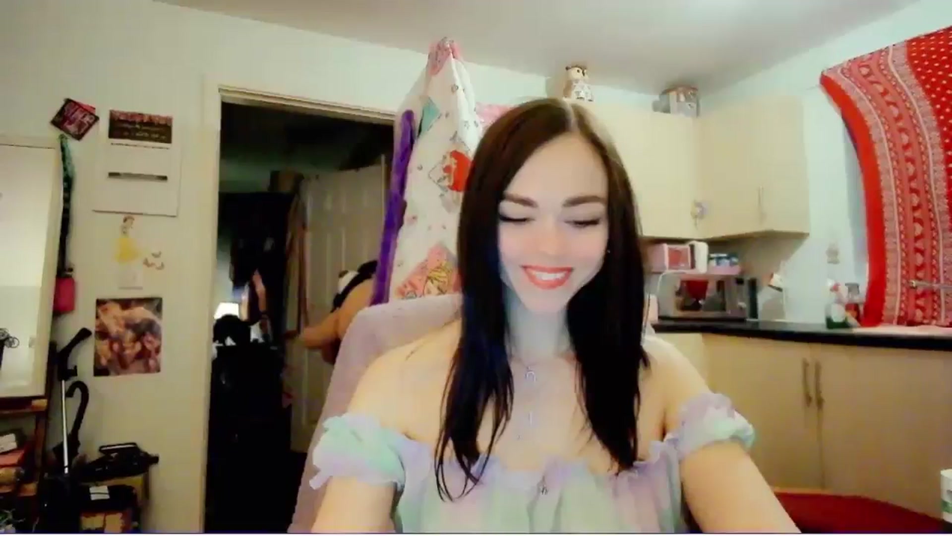 Gallery image thumbnail from MissMistletoe's myfreecams stream on, 04/10/2024, 19:46 image 6 of 20
