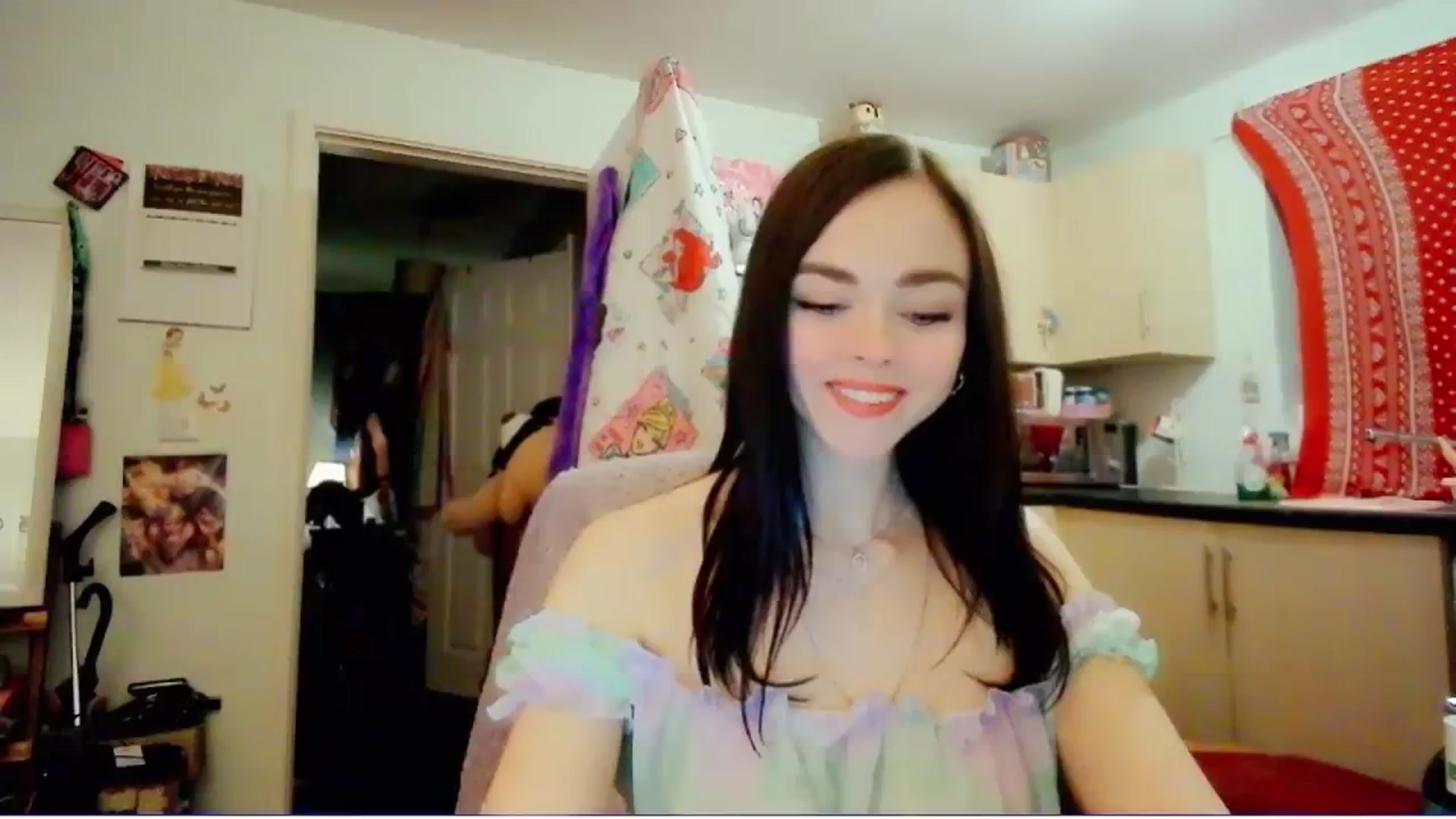 Gallery image thumbnail from MissMistletoe's myfreecams stream on, 04/10/2024, 19:46 image 14 of 20