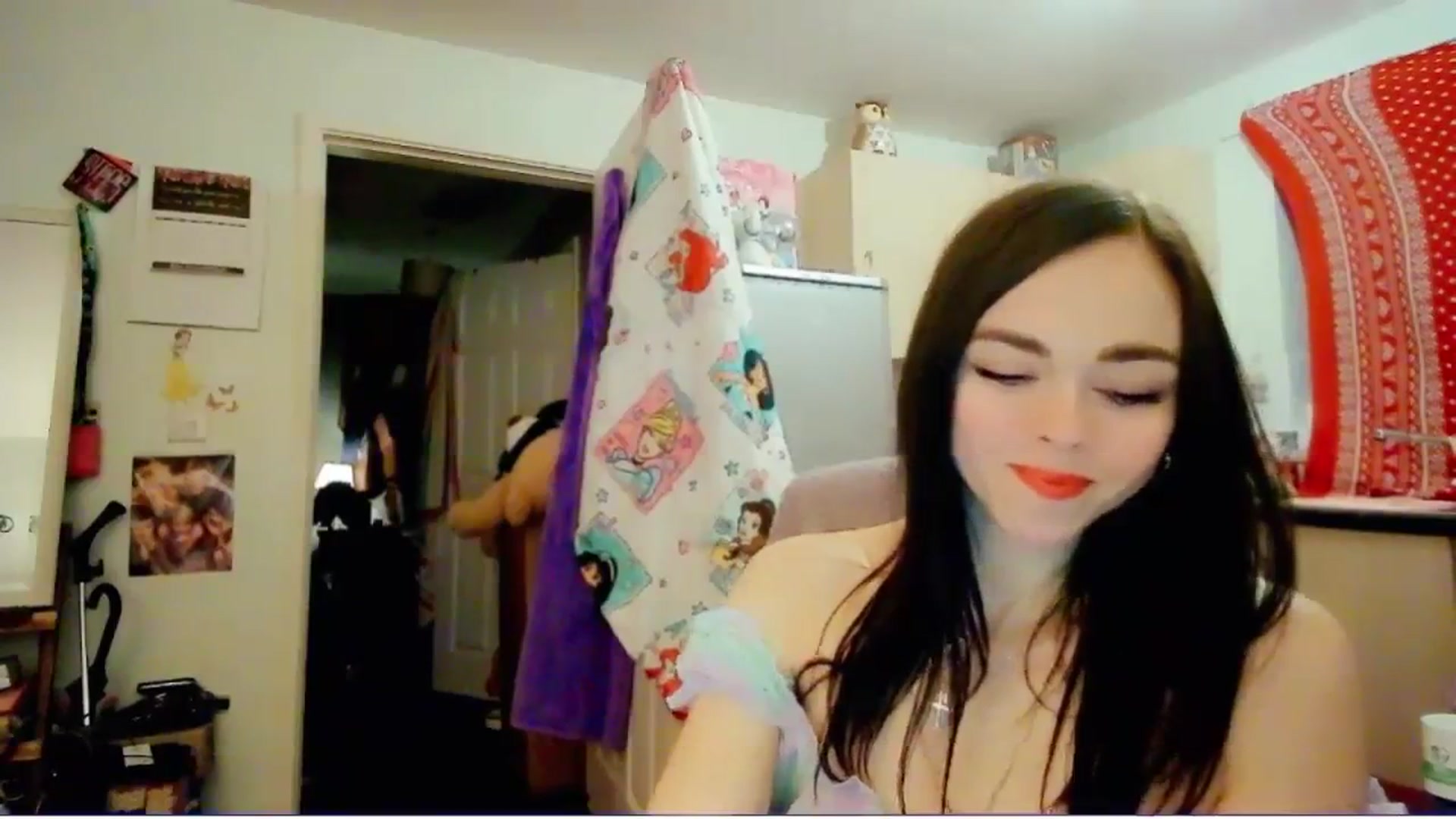 Gallery image thumbnail from MissMistletoe's myfreecams stream on, 04/10/2024, 19:46 image 7 of 20