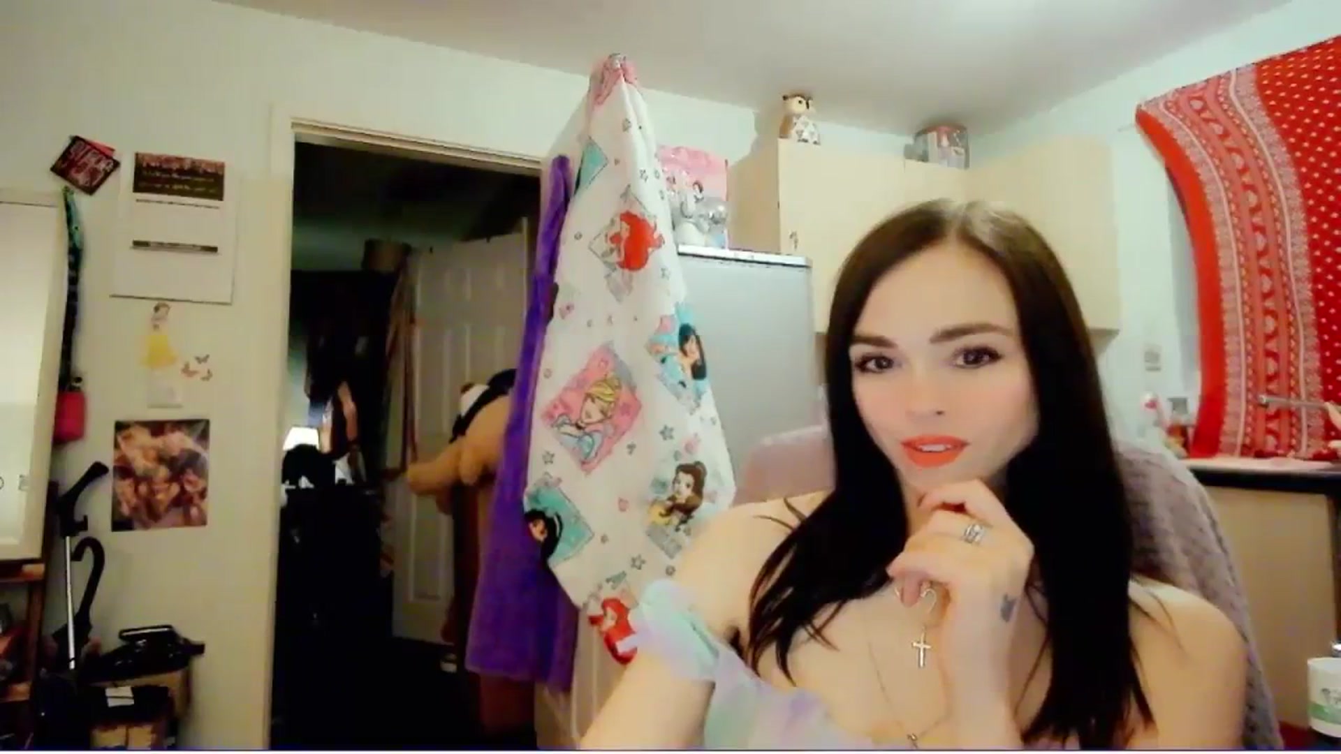 Gallery image thumbnail from MissMistletoe's myfreecams stream on, 04/10/2024, 19:46 image 12 of 20