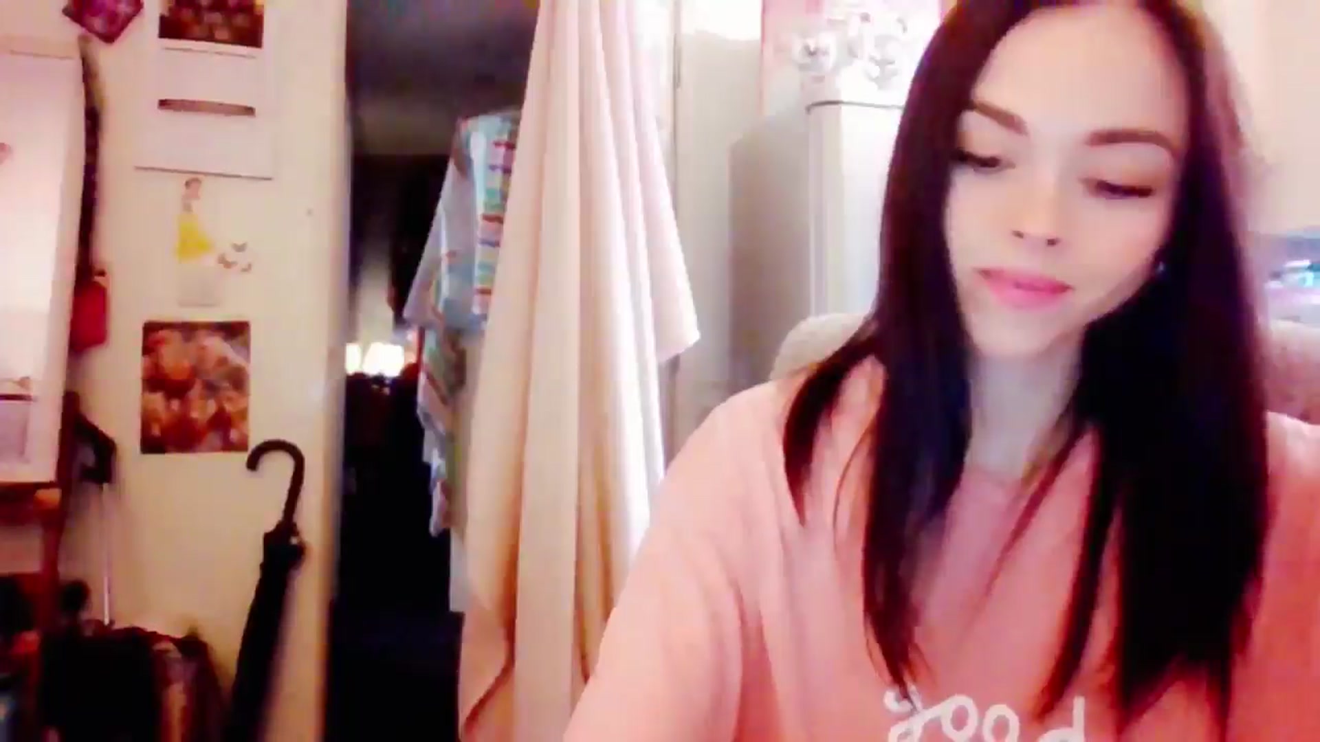 Gallery image thumbnail from MissMistletoe's myfreecams stream on, 05/29/2024, 15:34 image 11 of 20