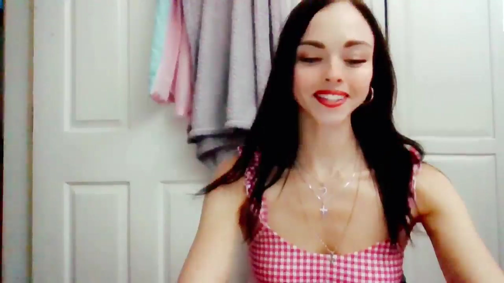 Gallery image thumbnail from MissMistletoe's myfreecams stream on, 07/09/2024, 17:29 image 19 of 20