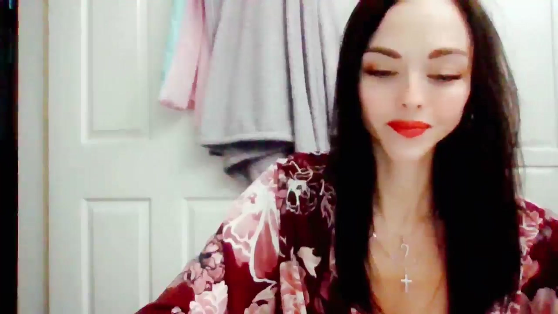 Gallery image thumbnail from MissMistletoe's myfreecams stream on, 07/09/2024, 19:43 image 17 of 20