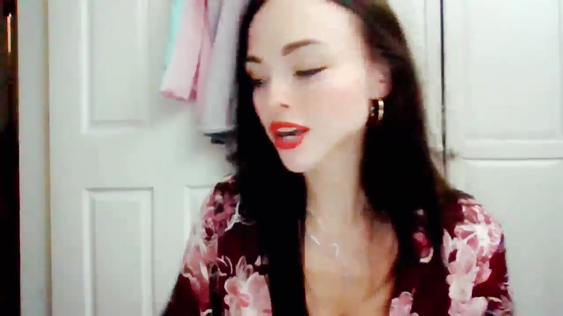 Gallery image thumbnail from MissMistletoe's myfreecams stream on, 07/09/2024, 19:43 image 20 of 20