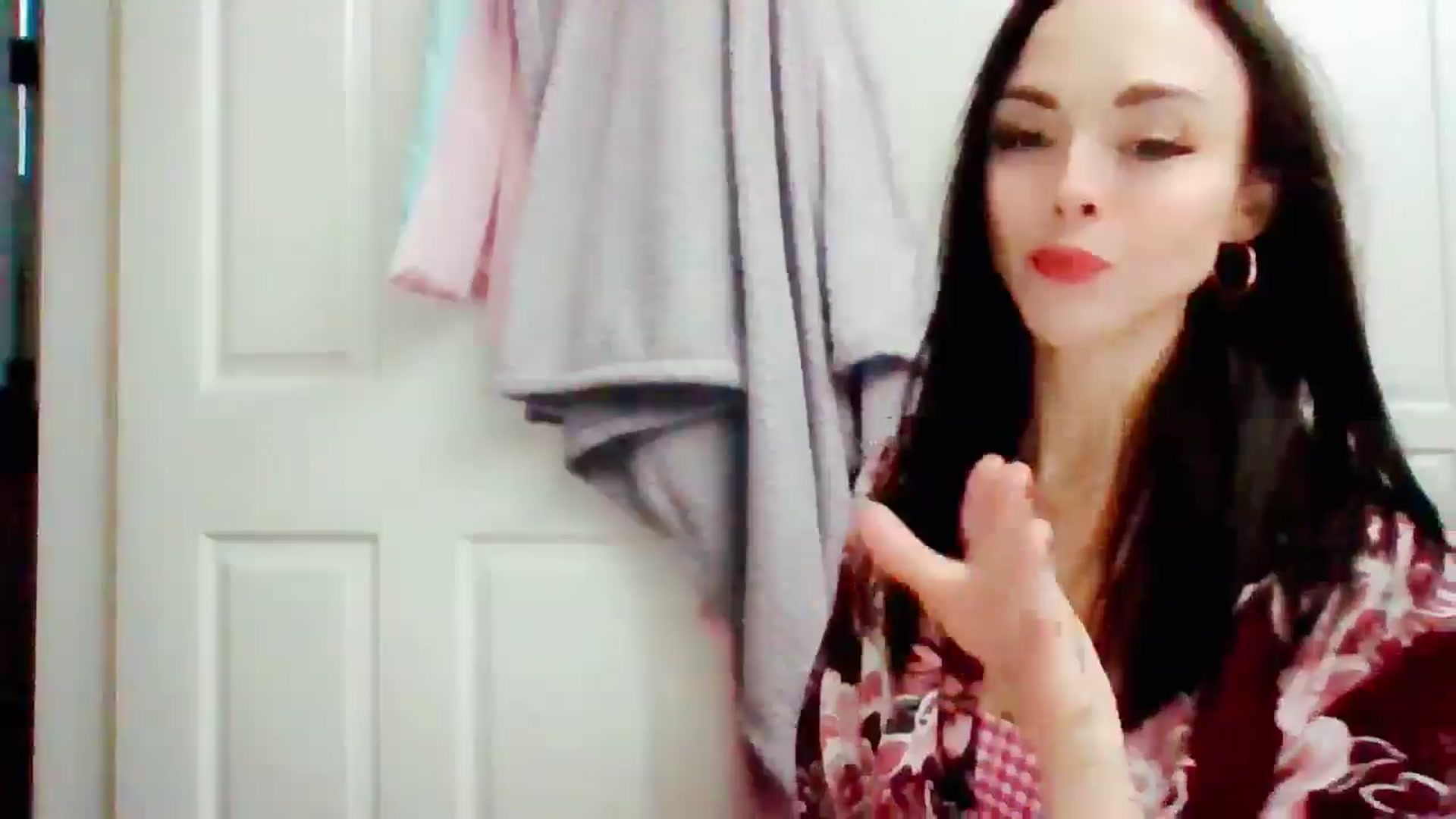 Gallery image thumbnail from MissMistletoe's myfreecams stream on, 07/09/2024, 19:43 image 9 of 20