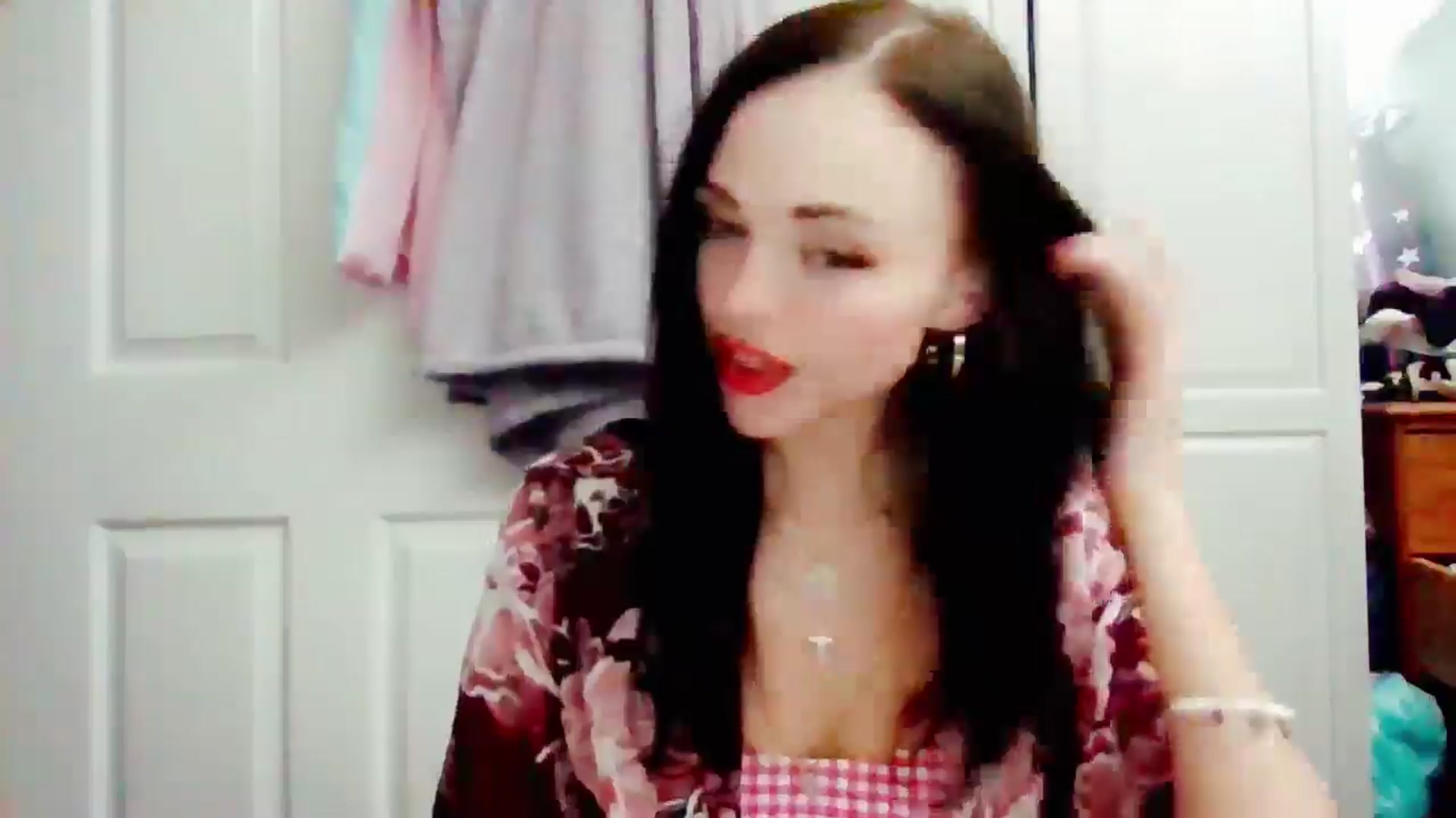 Gallery image thumbnail from MissMistletoe's myfreecams stream on, 07/09/2024, 21:10 image 7 of 20