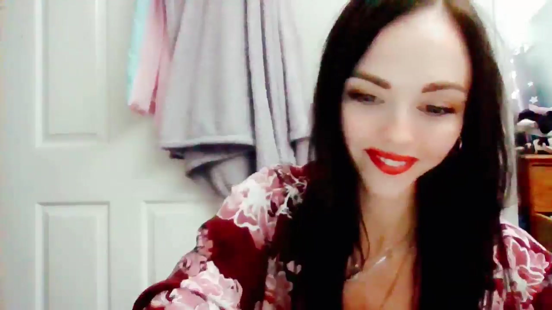 Gallery image thumbnail from MissMistletoe's myfreecams stream on, 07/09/2024, 21:10 image 10 of 20