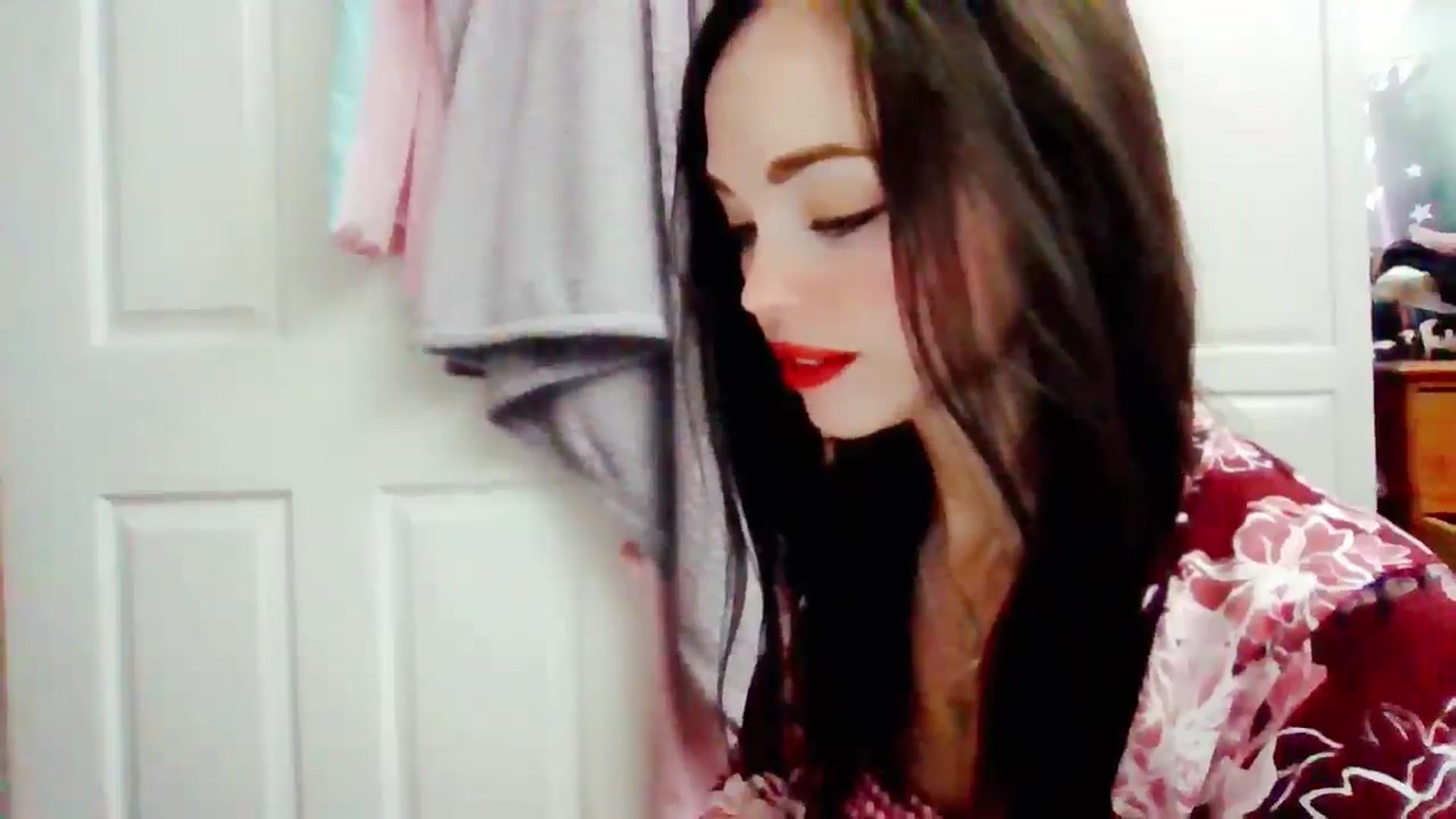 Gallery image thumbnail from MissMistletoe's myfreecams stream on, 07/09/2024, 21:10 image 12 of 20