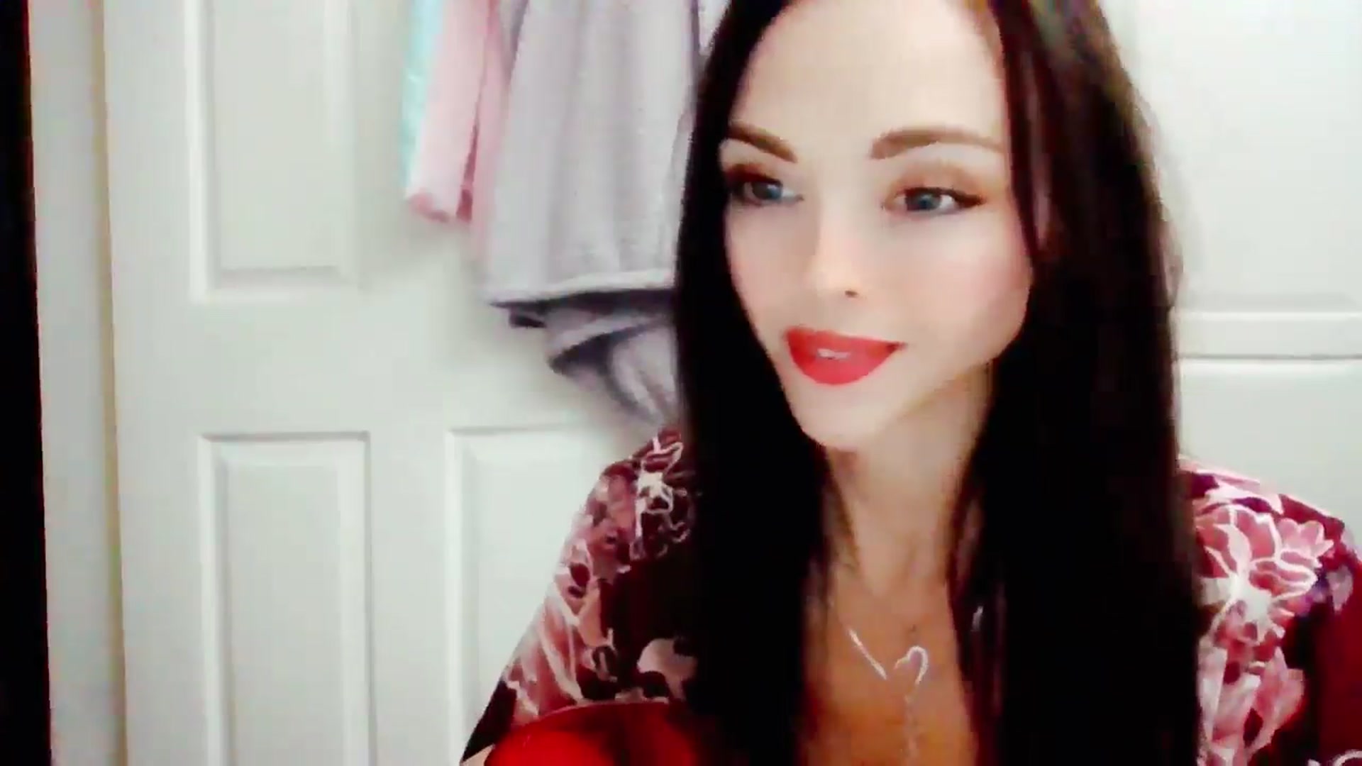 Gallery image thumbnail from MissMistletoe's myfreecams stream on, 07/09/2024, 21:10 image 5 of 20