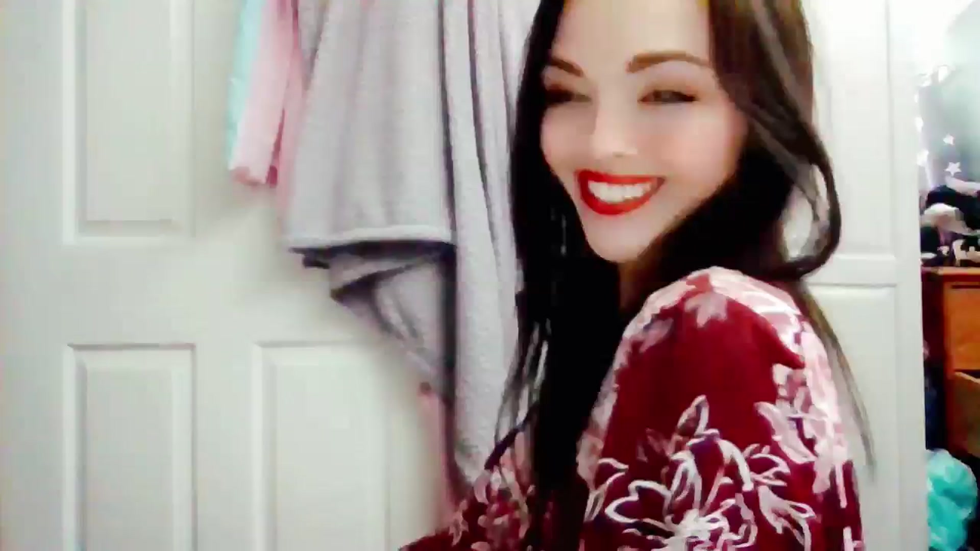 Gallery image thumbnail from MissMistletoe's myfreecams stream on, 07/09/2024, 21:10 image 9 of 20
