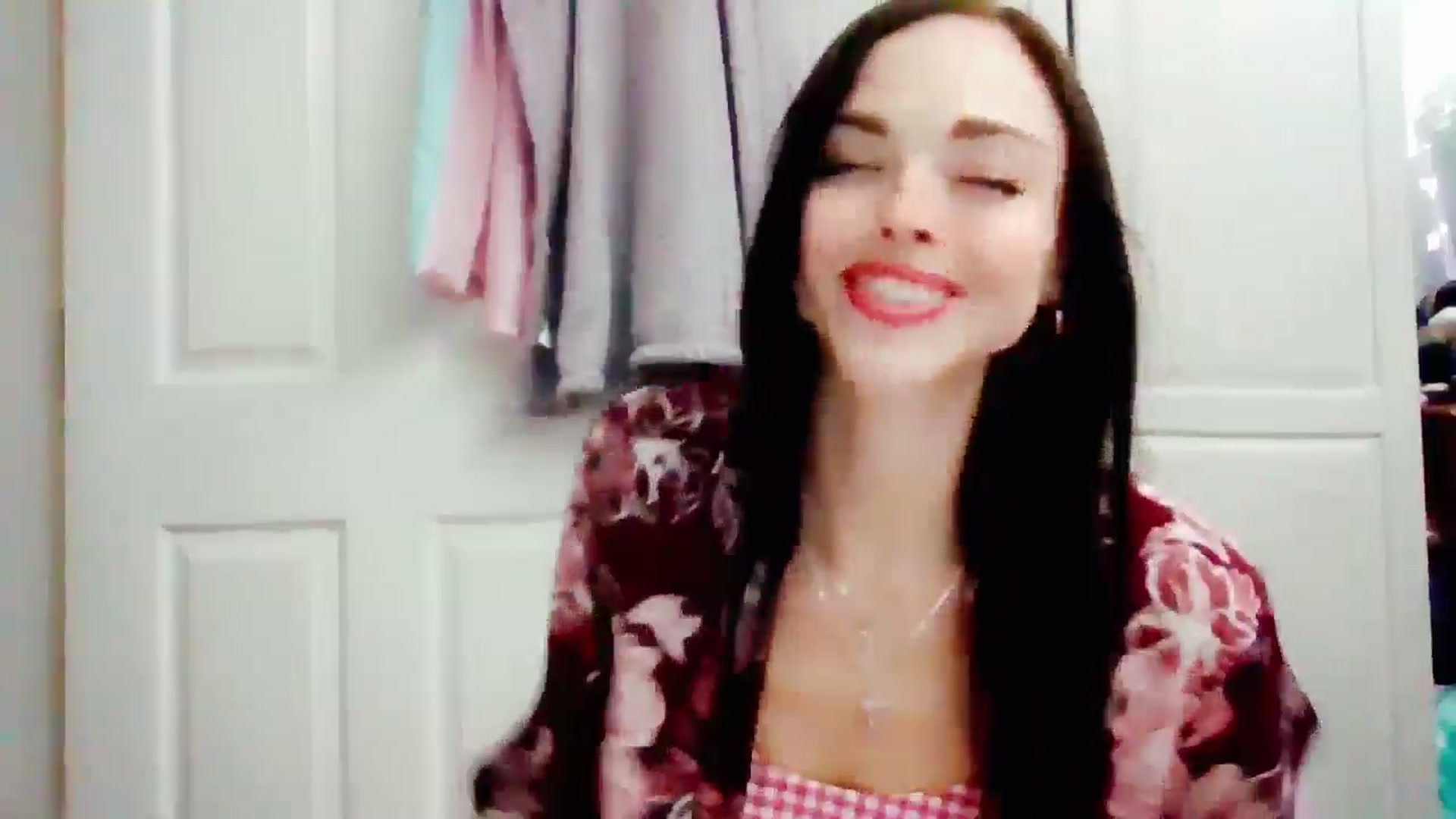Gallery image thumbnail from MissMistletoe's myfreecams stream on, 07/10/2024, 24:01 image 17 of 20