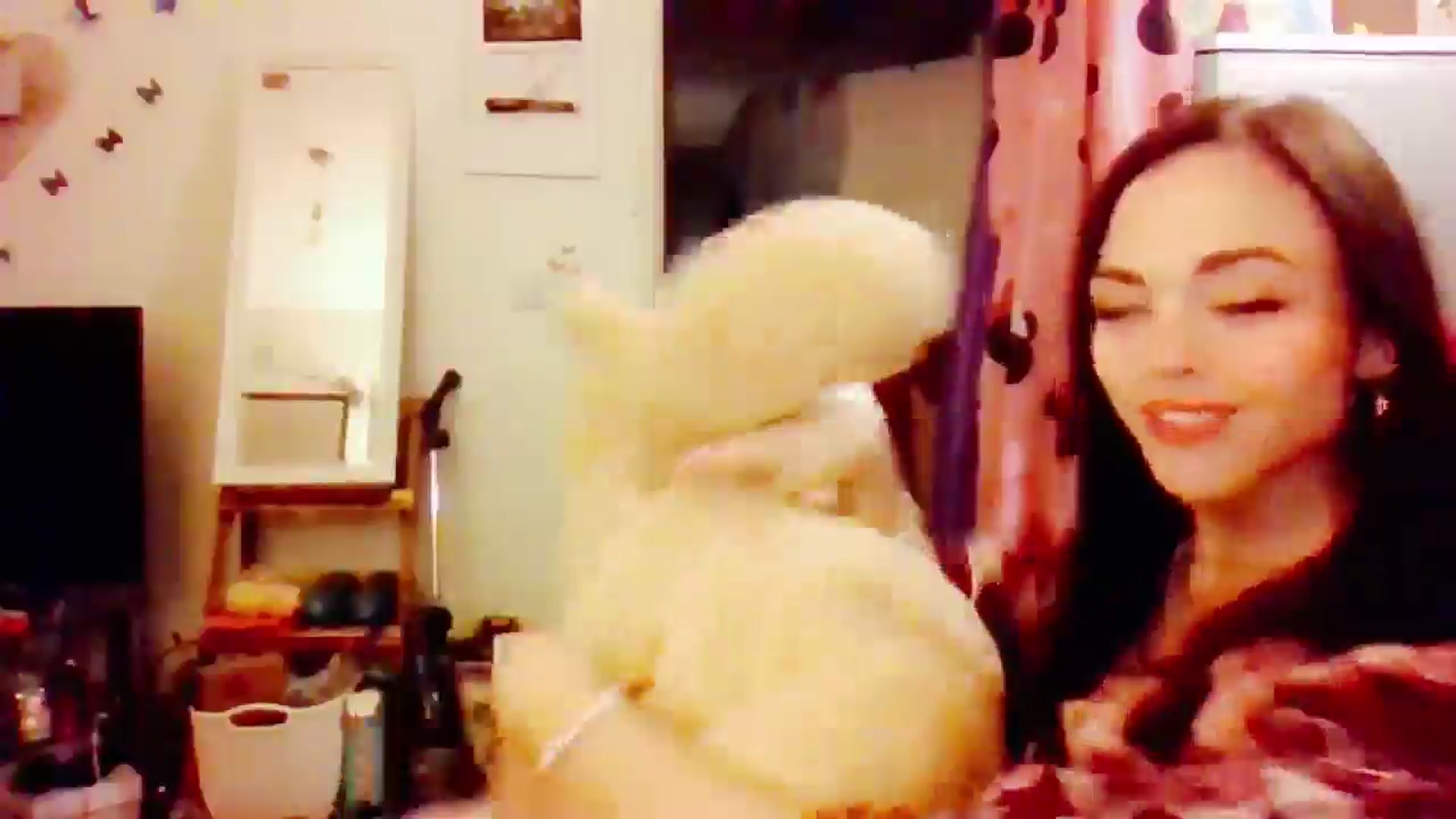 Gallery image thumbnail from MissMistletoe's myfreecams stream on, 07/10/2024, 01:51 image 16 of 20